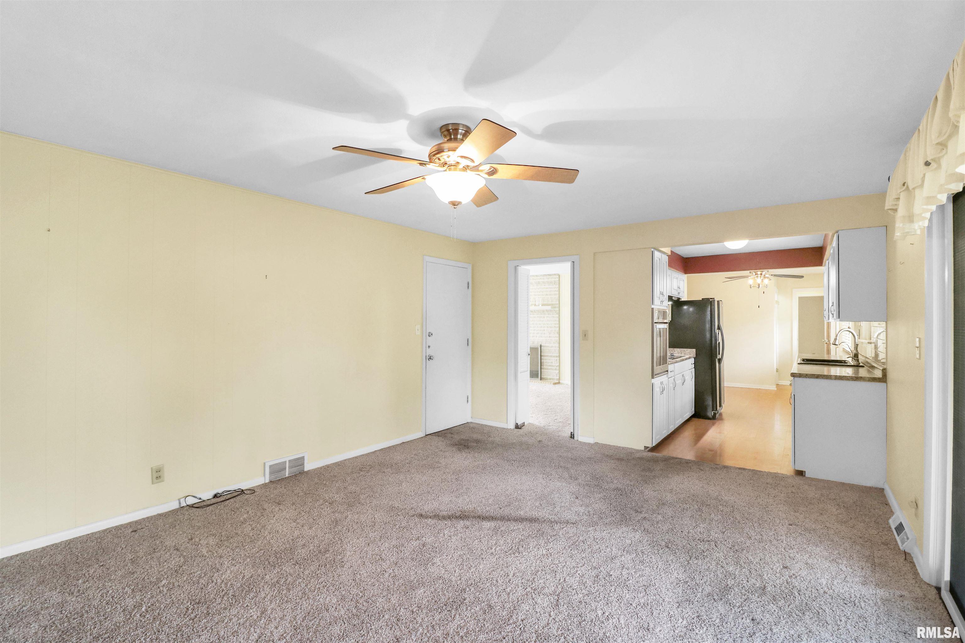 5307 N Sherbrook Lane, Peoria, Illinois image 9