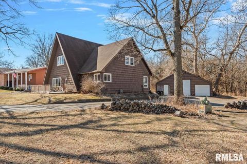 Homes For Sale - 12 Oakland Drive<br/> Riverton, IL 62561