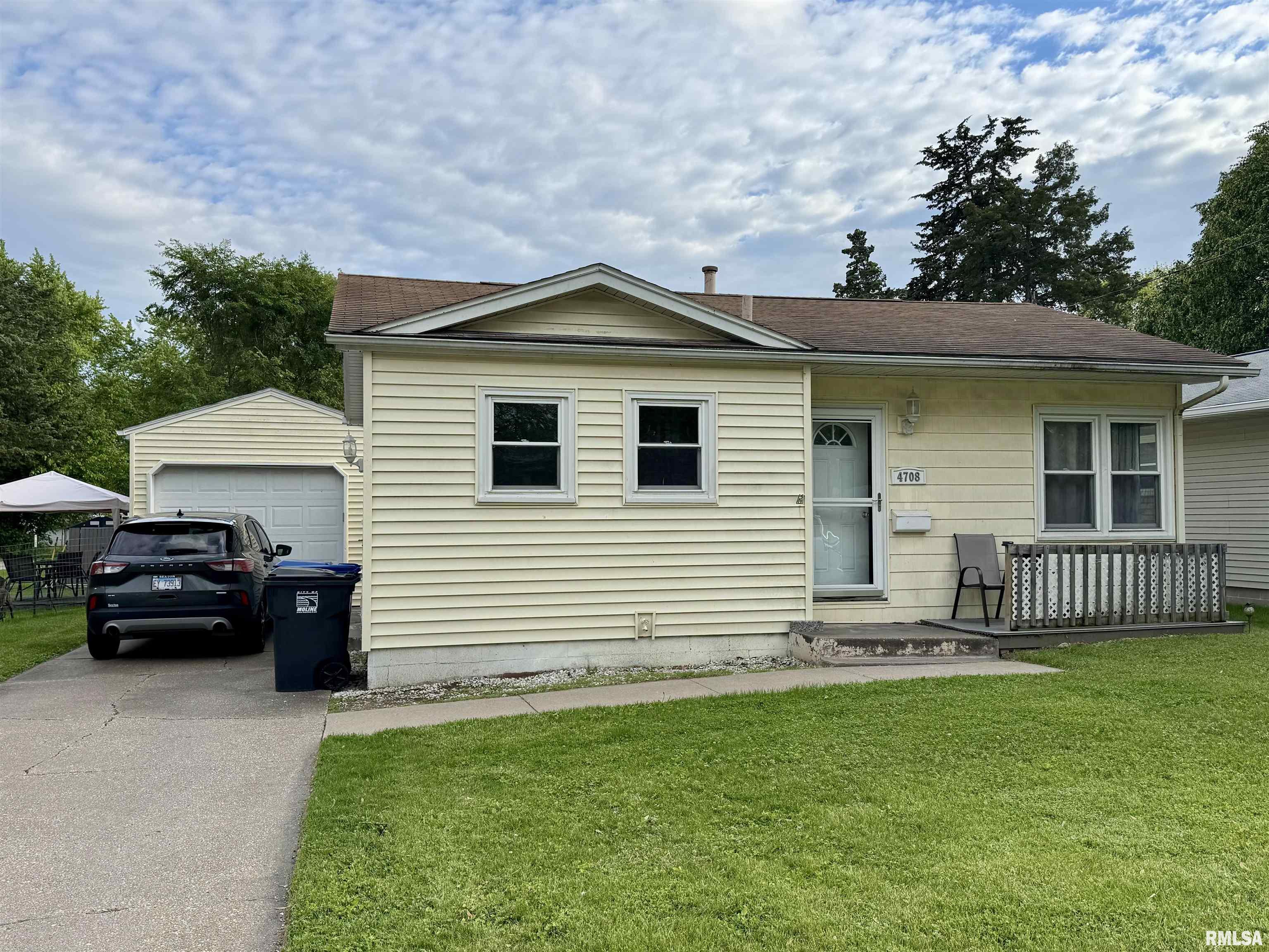 4708 26th Avenue, Moline, Illinois image 1