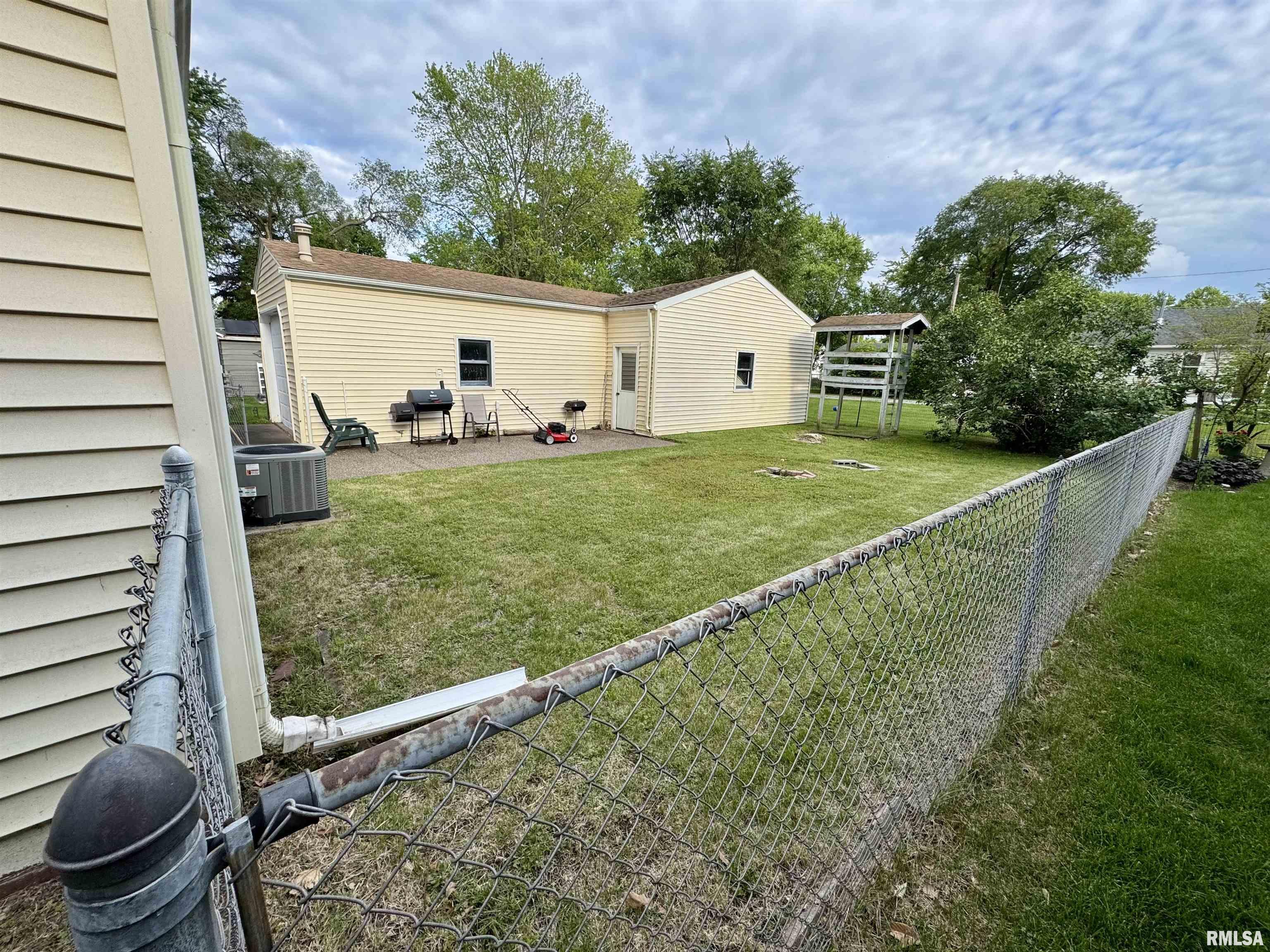 4708 26th Avenue, Moline, Illinois image 2