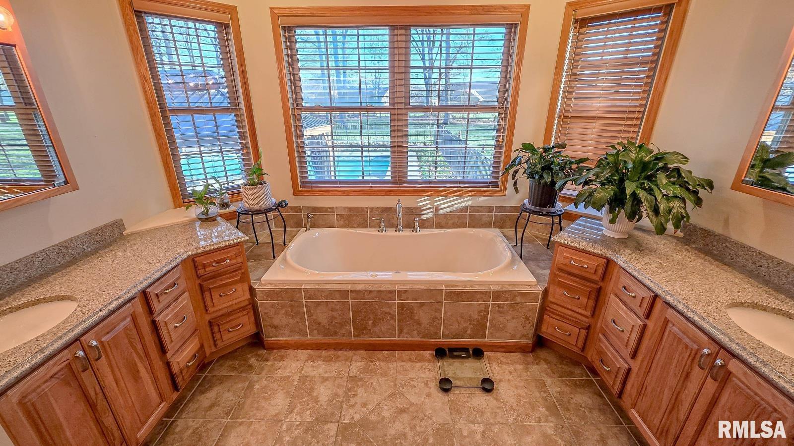 408 Margaret Drive, Herrin, Illinois image 35