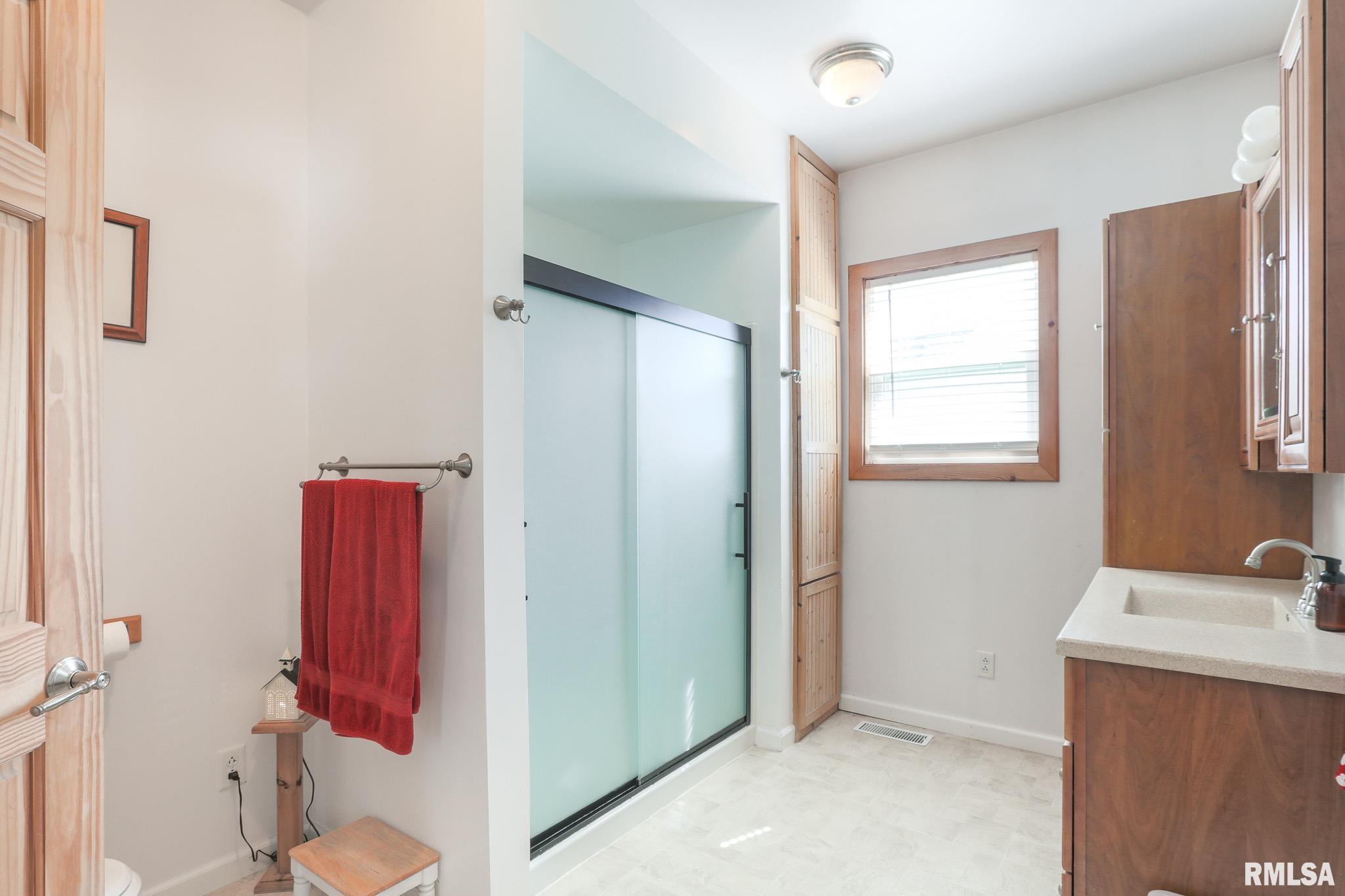 113 W Essex Street, Glasford, Illinois image 19