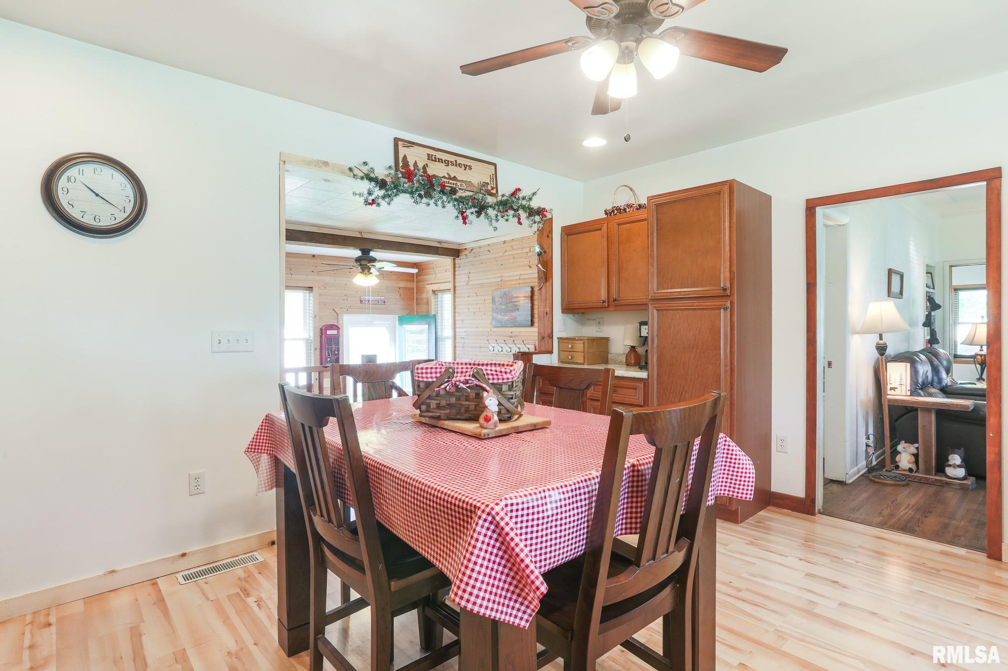 113 W Essex Street, Glasford, Illinois image 7