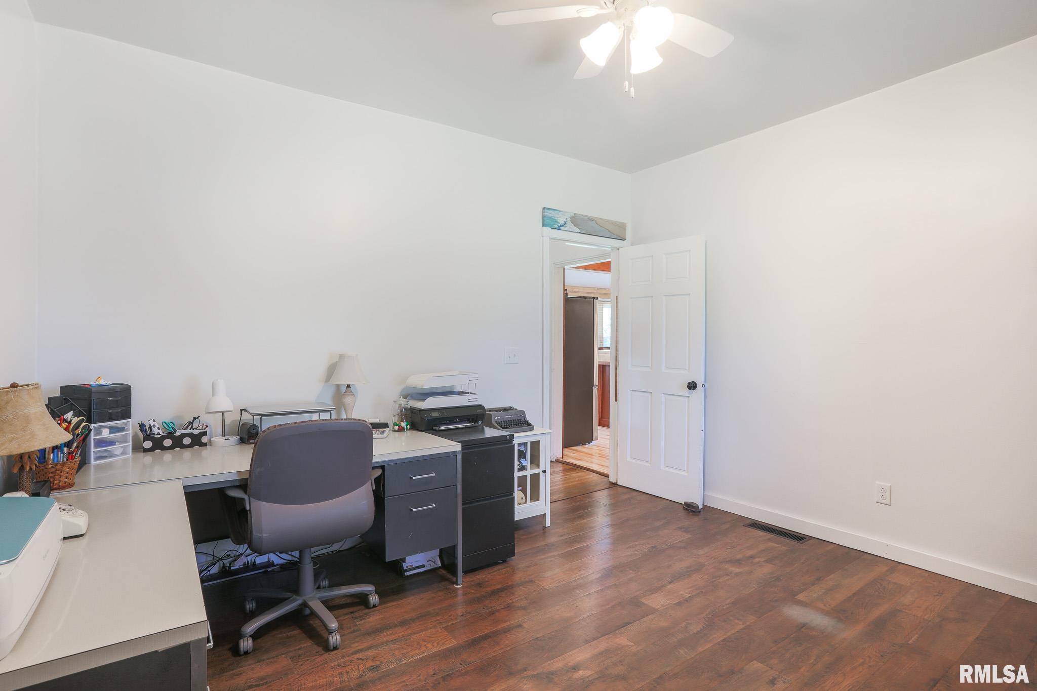113 W Essex Street, Glasford, Illinois image 11