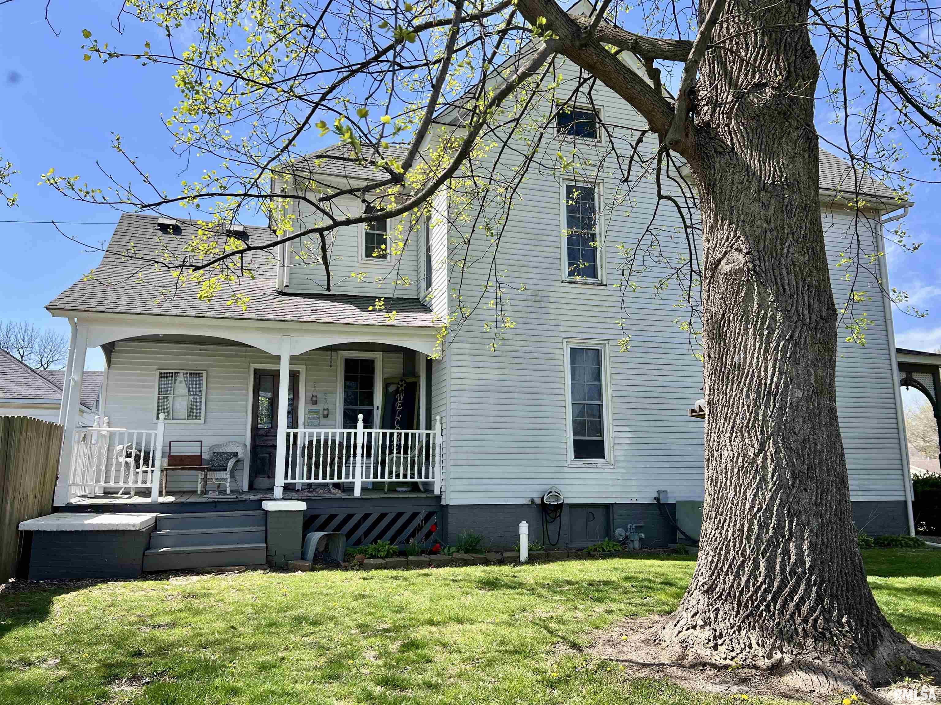 102 W Lorton Street, Roodhouse, Illinois image 5