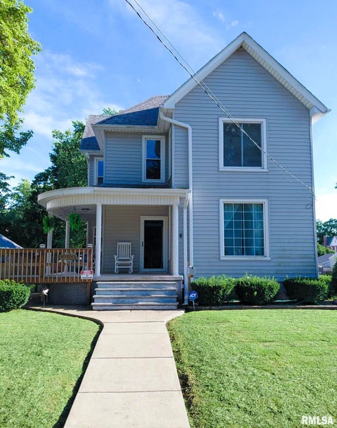 Homes For Sale - 246 W Locust Street<br/> Canton, IL 61520