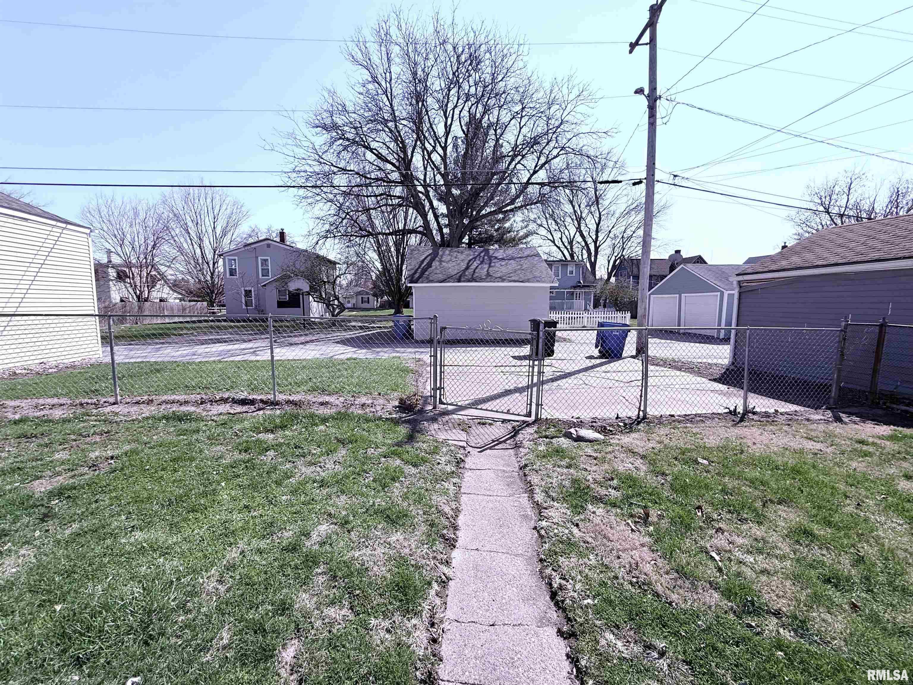 2410 18th Avenue, Moline, Illinois image 8