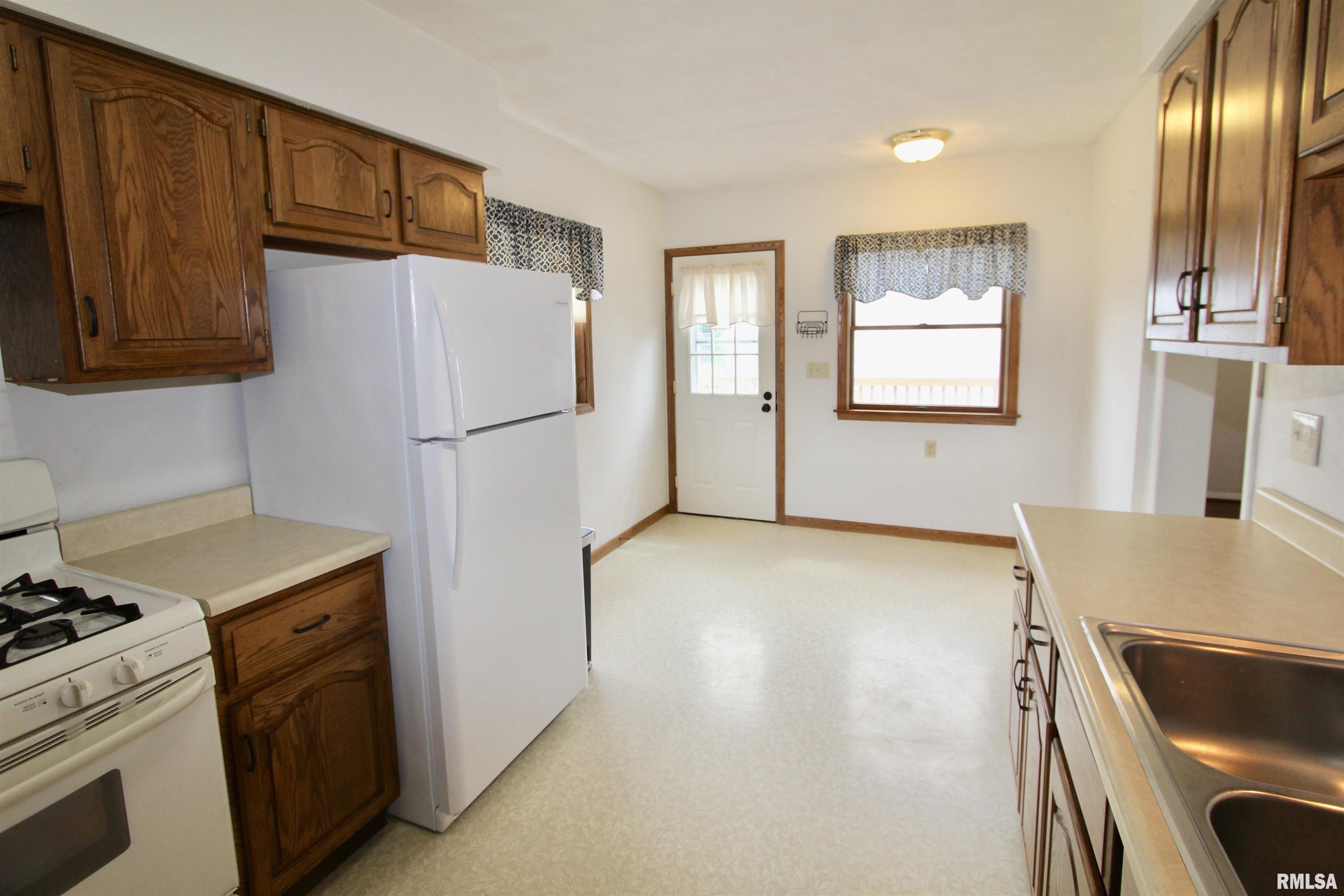 112 E South Street, Princeville, Illinois image 27