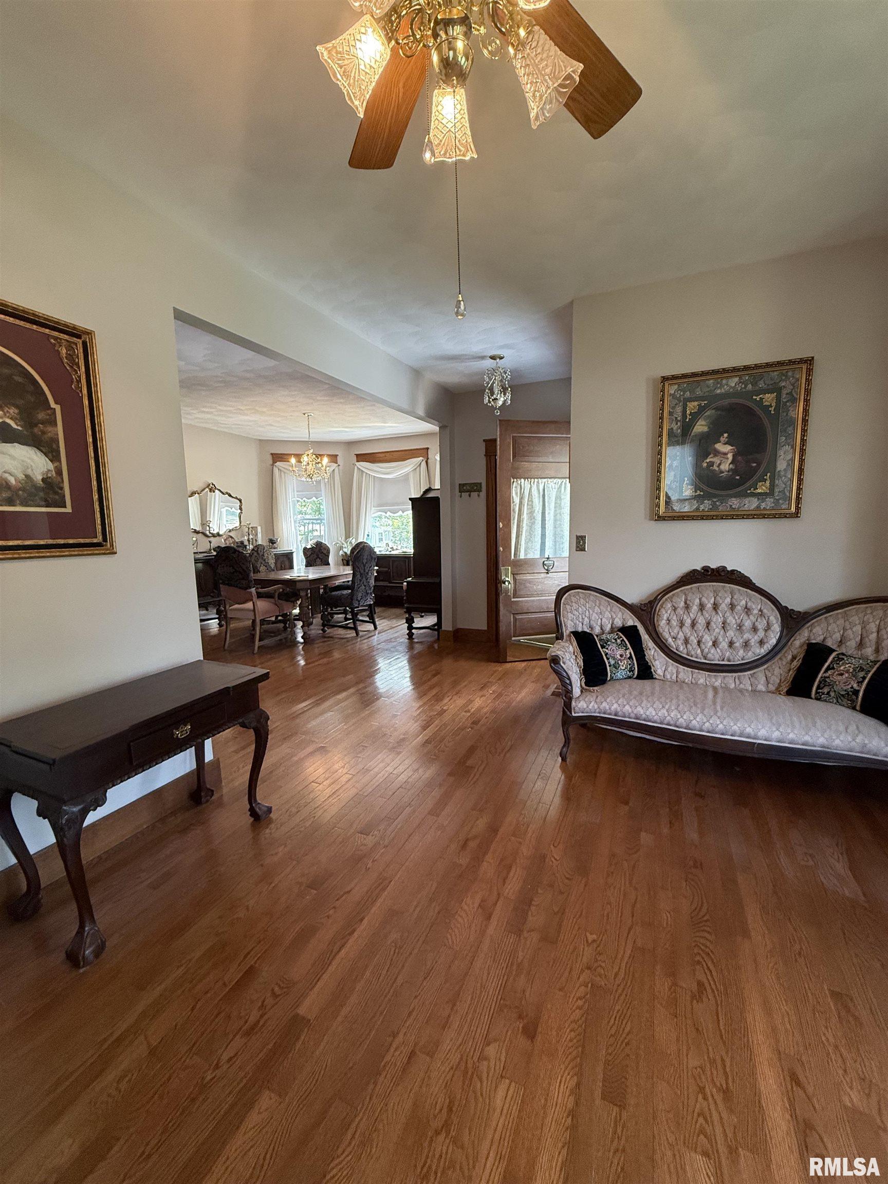 111 N Broadway Street, Lewistown, Illinois image 21