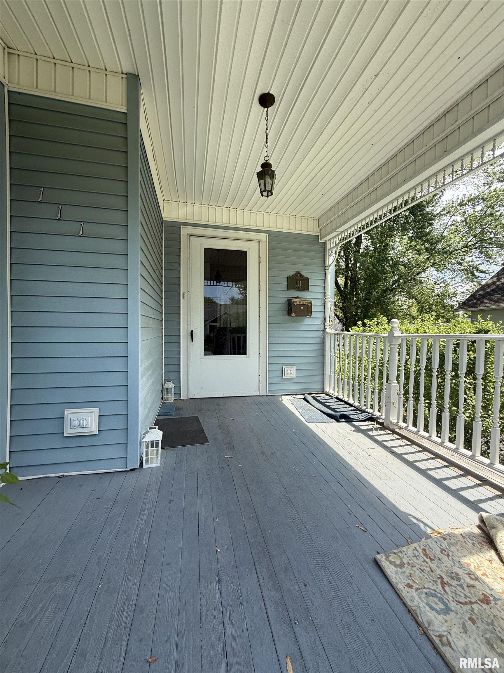 111 N Broadway Street, Lewistown, Illinois image 6