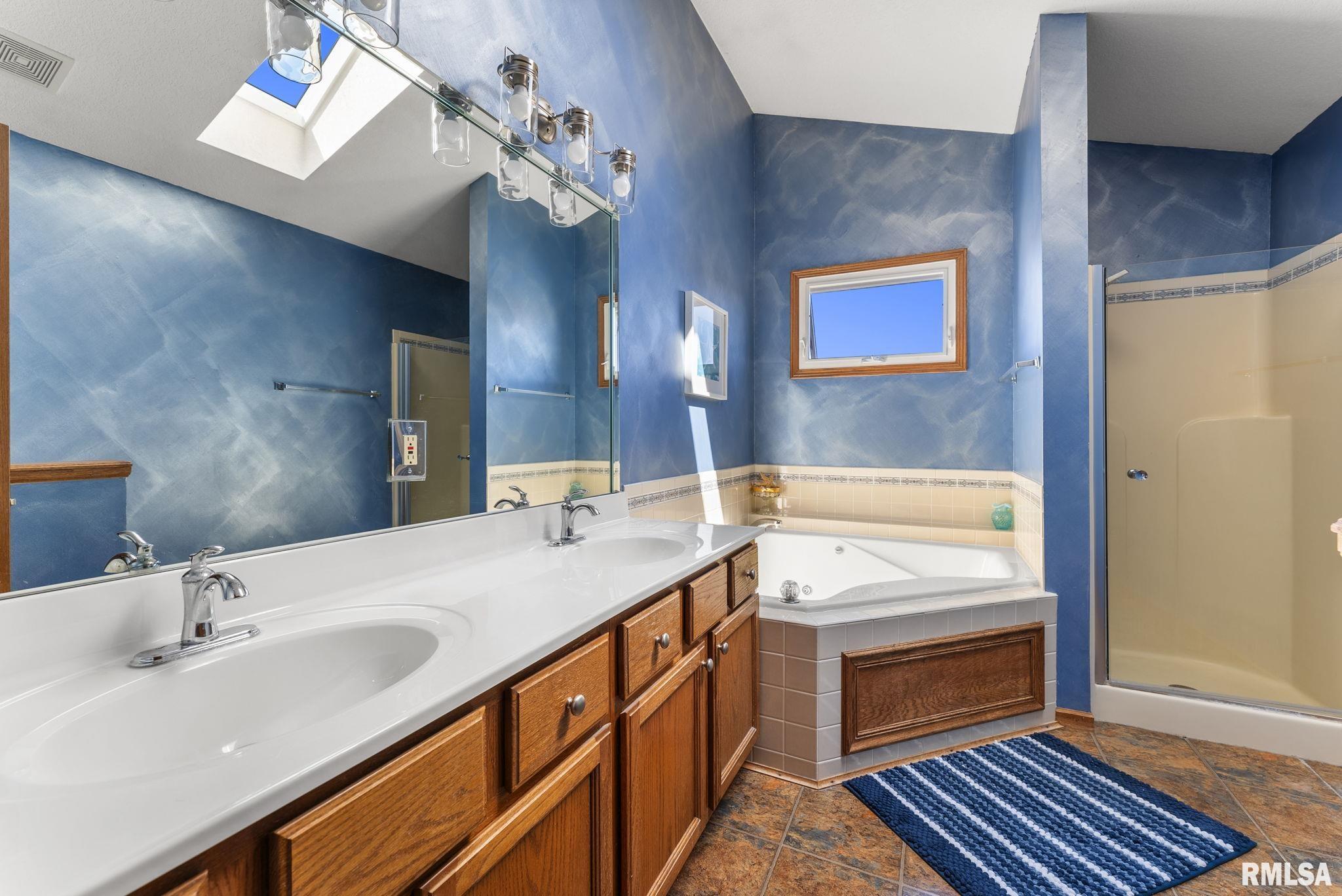 5138 Fillmore Court, Davenport, Iowa image 22