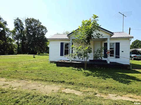 Homes For Sale - 705 W Raymond Street<br/> Harrisburg, IL 62946