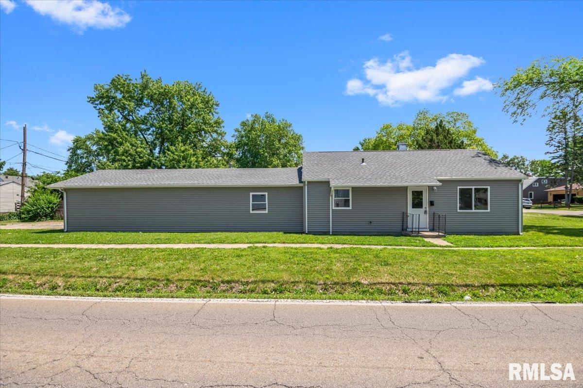 Photo 1 of 28 — 2201 E Converse Street, Springfield, IL 62702