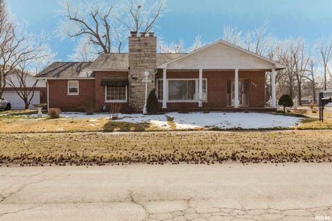 Homes For Sale - 300 S 21st Street<br/> Williamson County, Herrin, IL 62948