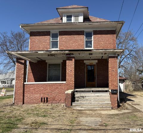 Homes For Sale - 905 E South Street<br/> Galesburg, IL 61401