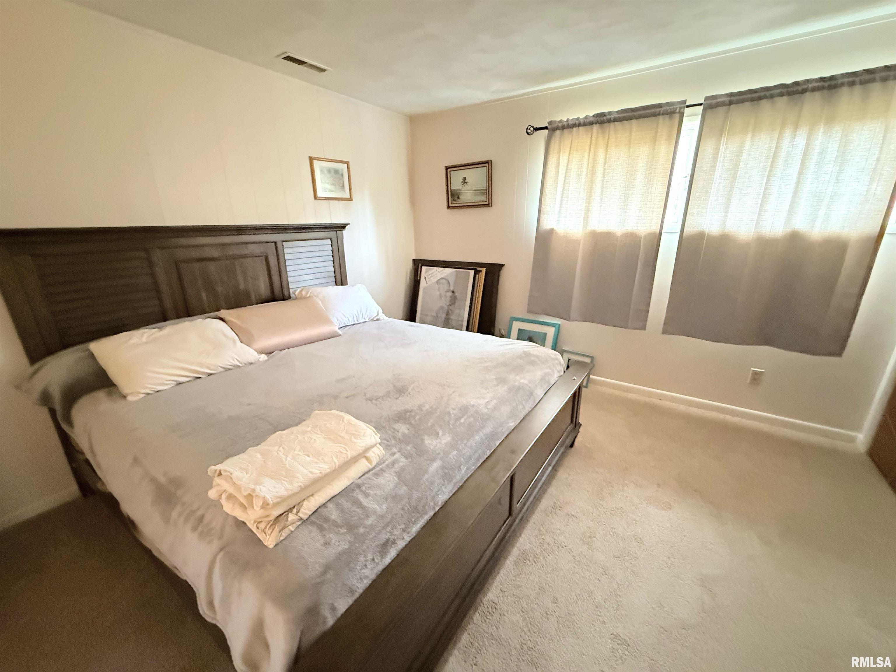 206 Fox Creek Road, Flora, Illinois image 13
