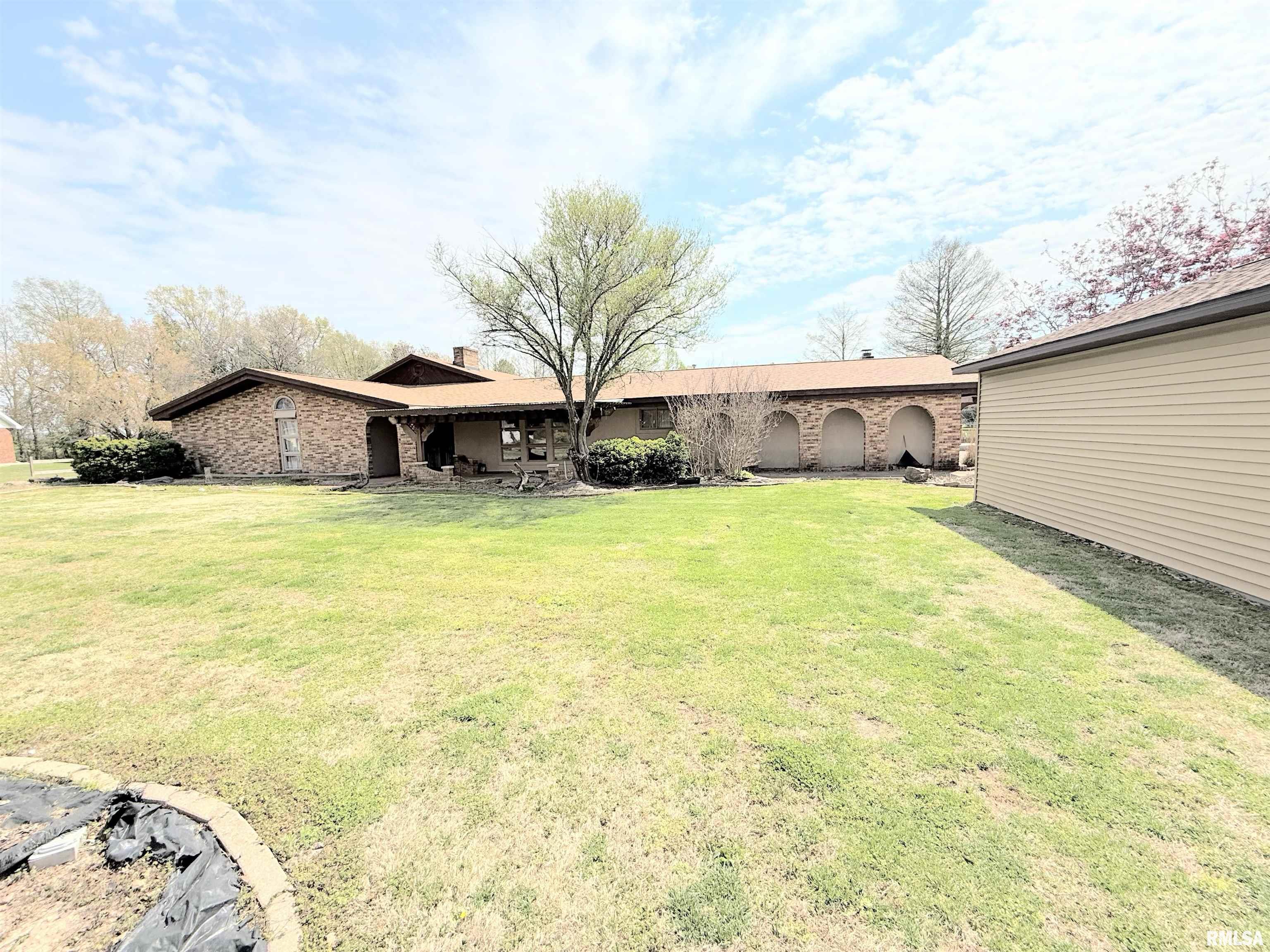 206 Fox Creek Road, Flora, Illinois image 26