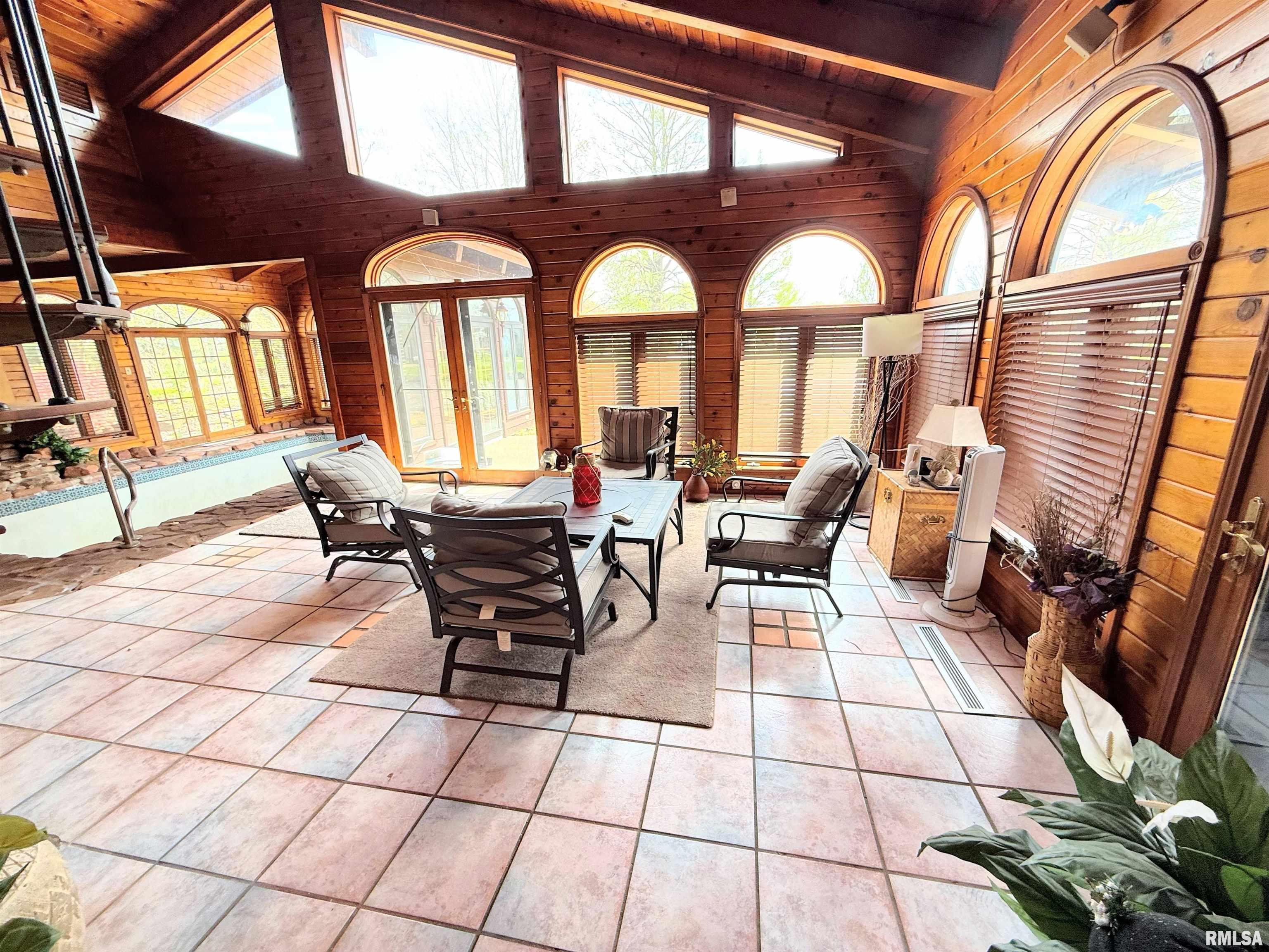 206 Fox Creek Road, Flora, Illinois image 20