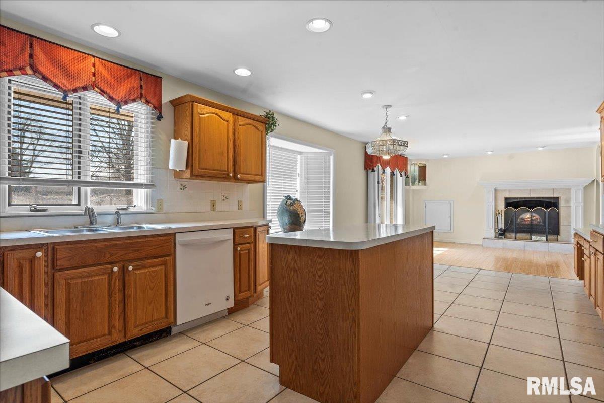6 Columbine Lane, Springfield, Illinois image 17