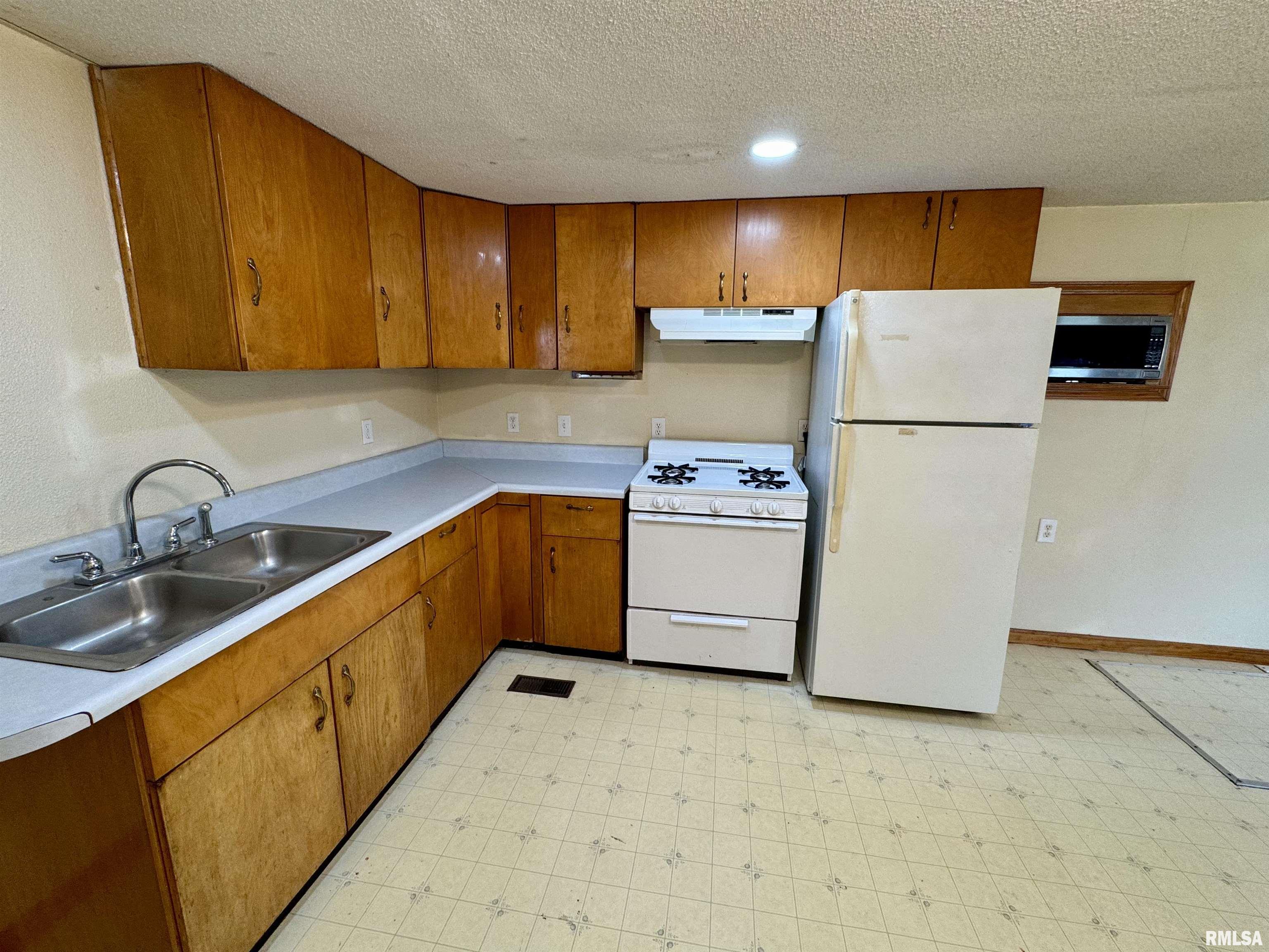 10845 1200th Street, Macomb, Illinois image 18
