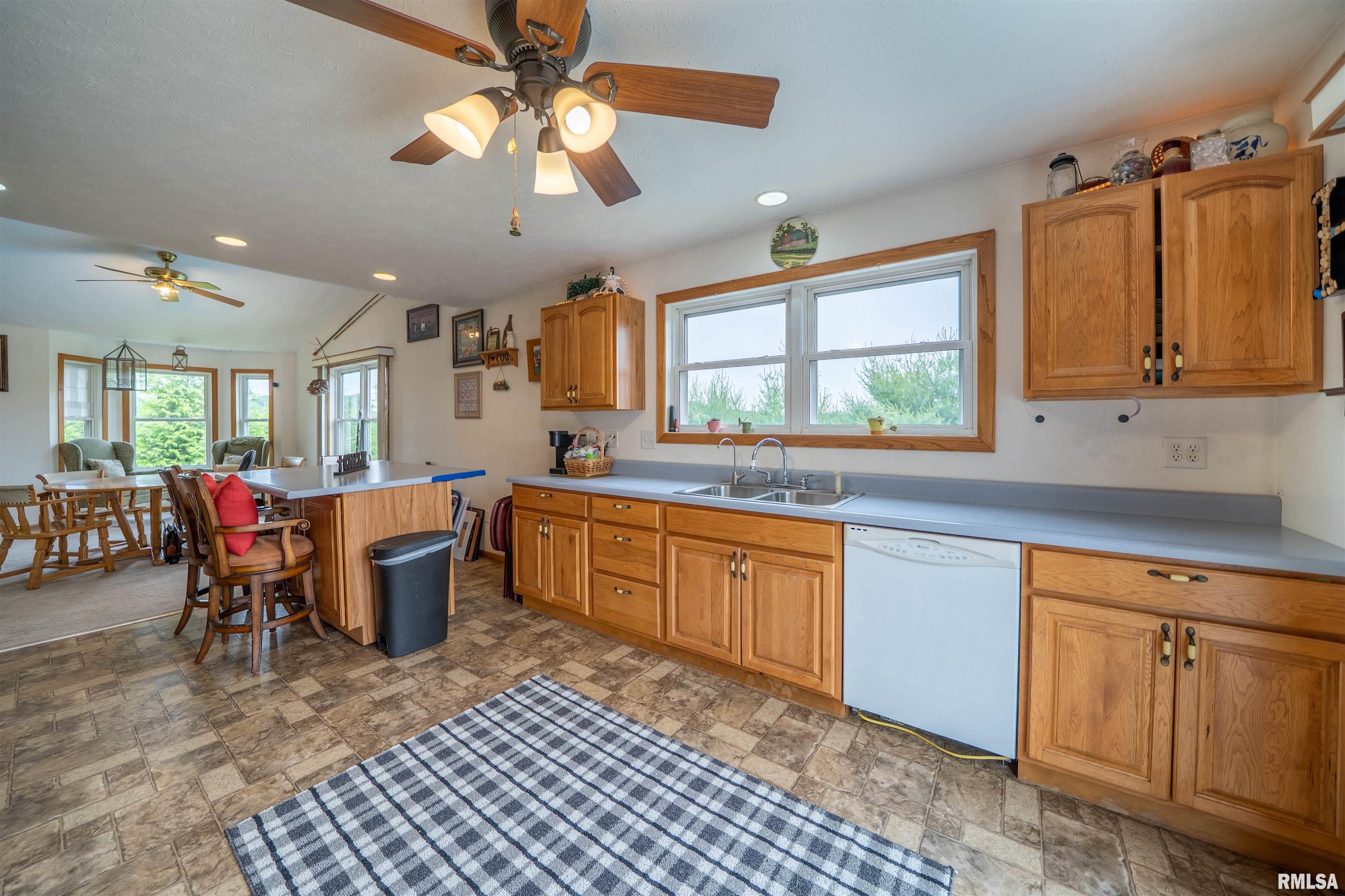 21501 N Berchtold Road, Chillicothe, Illinois image 10