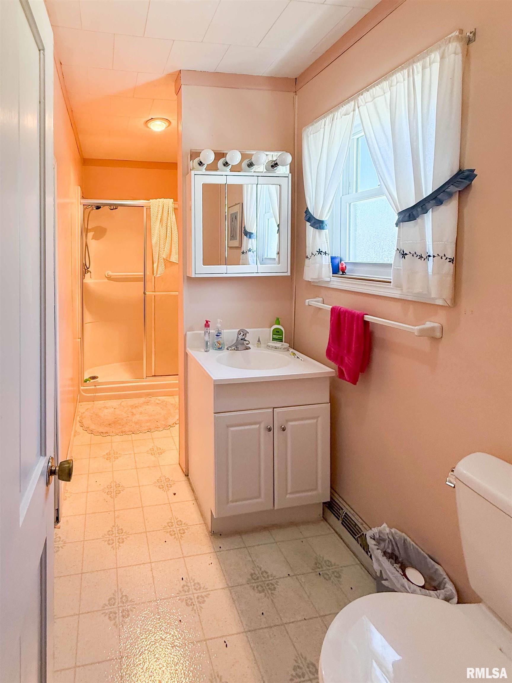 936 W Walnut Street, Canton, Illinois image 9