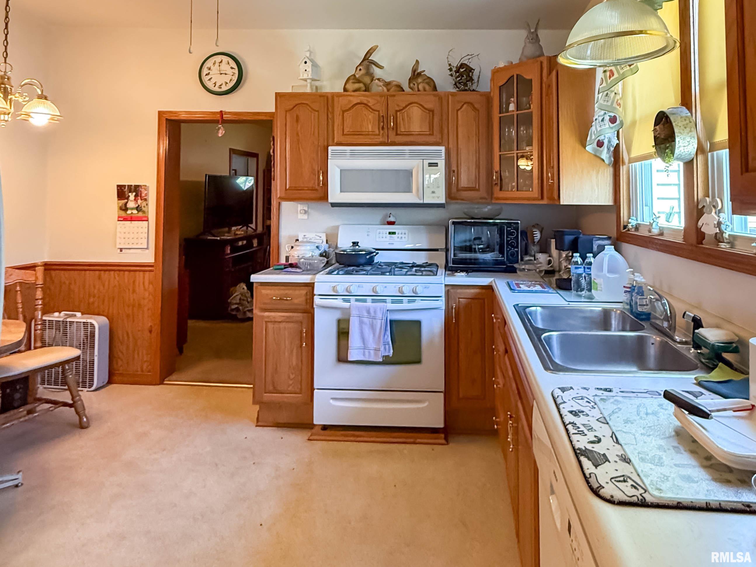 936 W Walnut Street, Canton, Illinois image 6