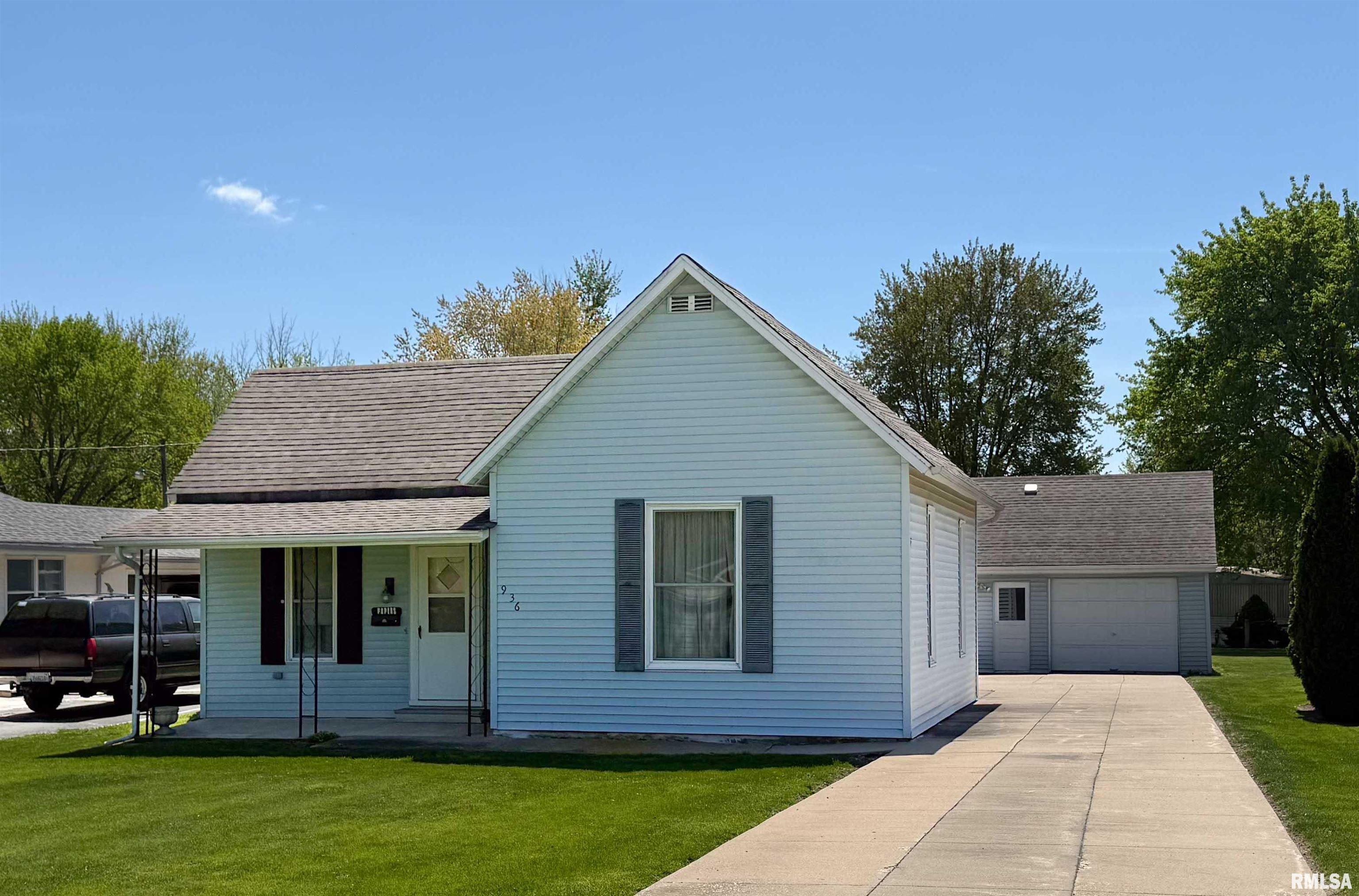 936 W Walnut Street, Canton, Illinois image 2