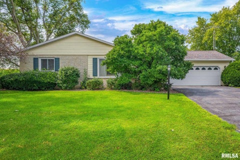Homes For Sale - 526 W Chestnut Street<br/> Knox County, Oneida, IL 61467