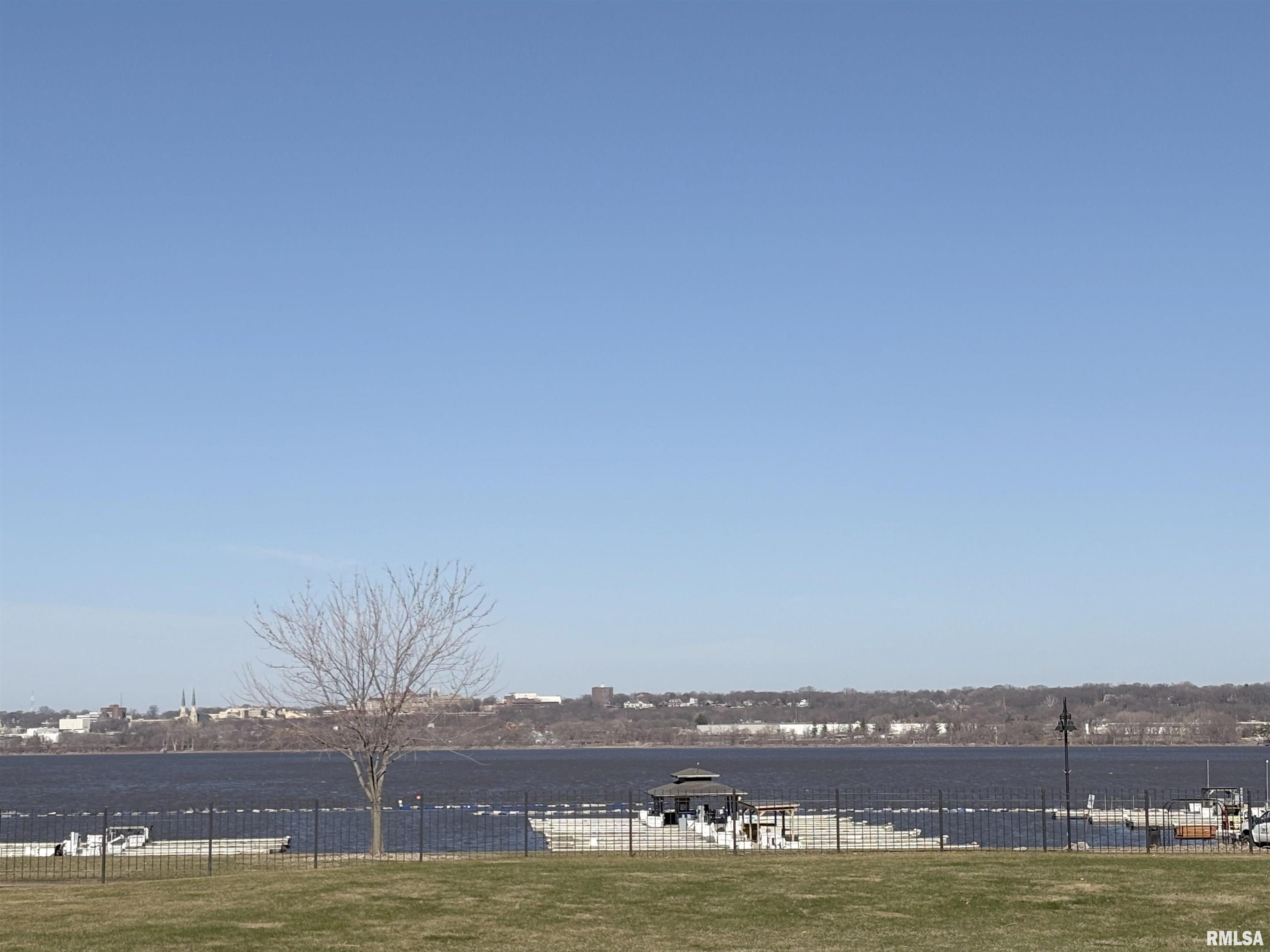 414 Harbor Pointe Drive, East Peoria, Illinois image 24