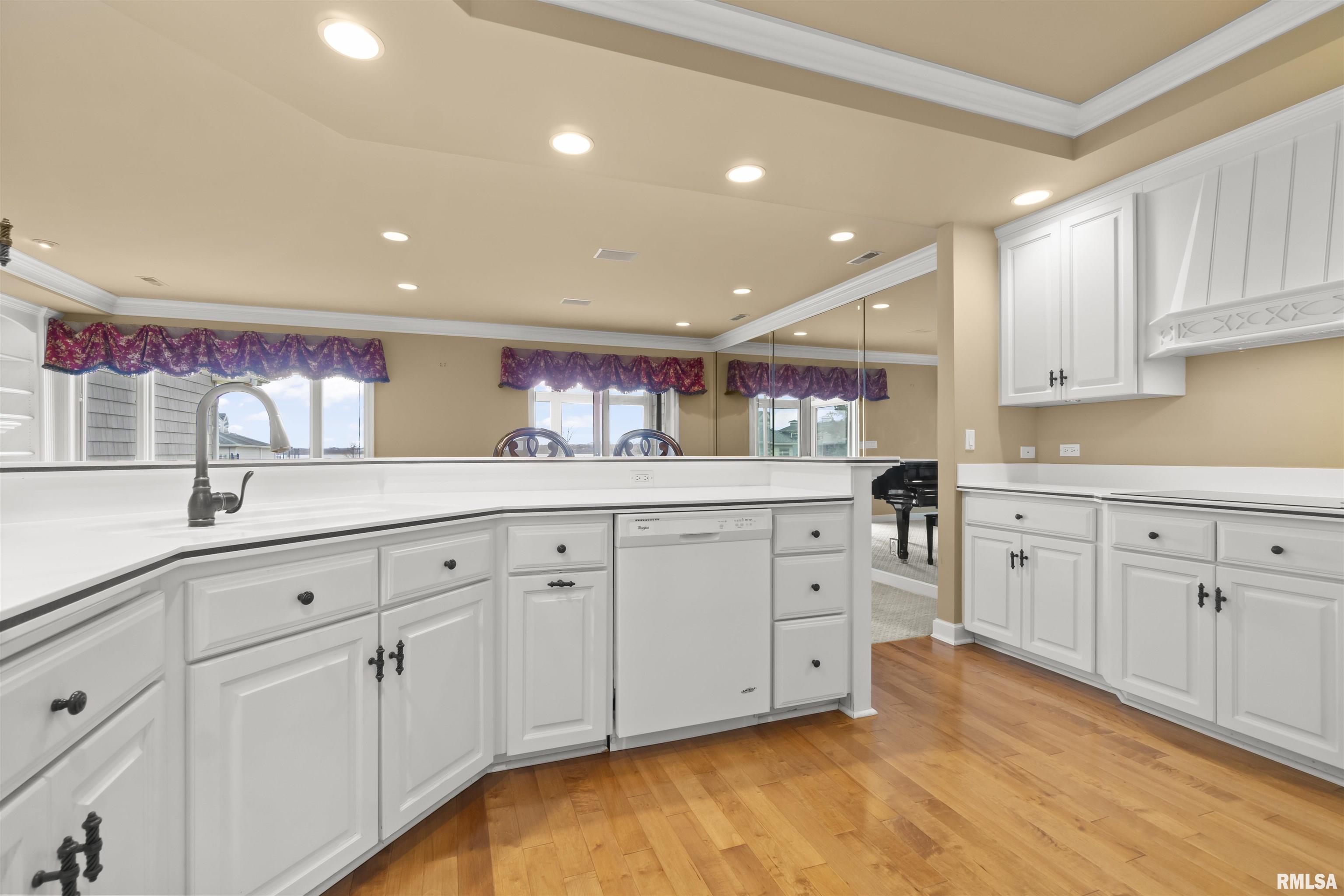 414 Harbor Pointe Drive, East Peoria, Illinois image 15