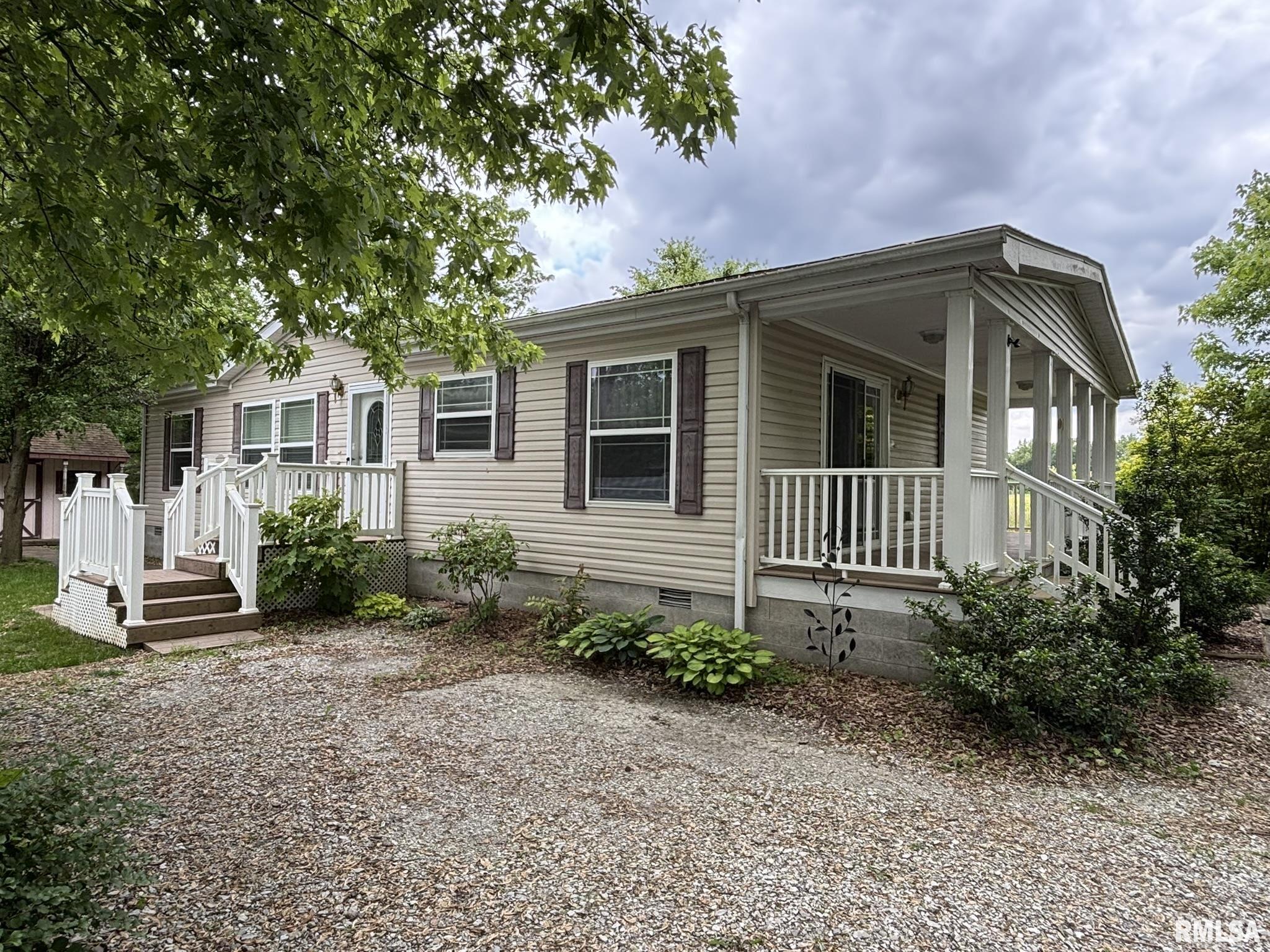 3271 Selmaville Road, Salem, Illinois image 1