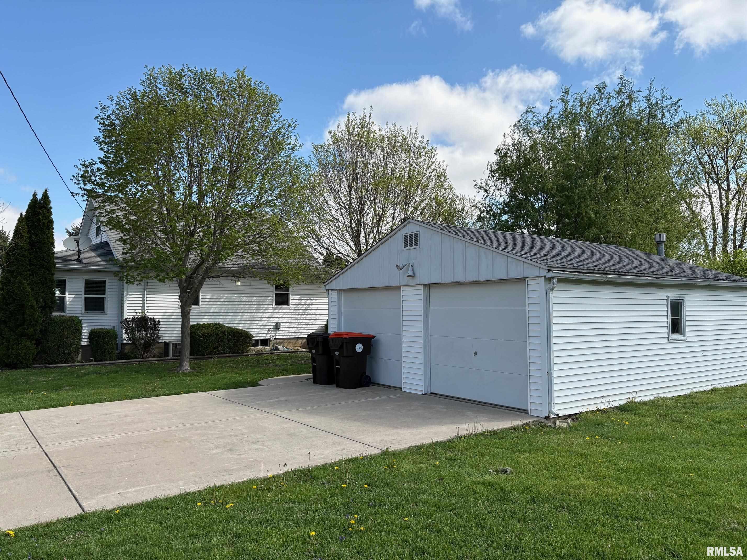 209 N East Street, Danvers, Illinois image 2