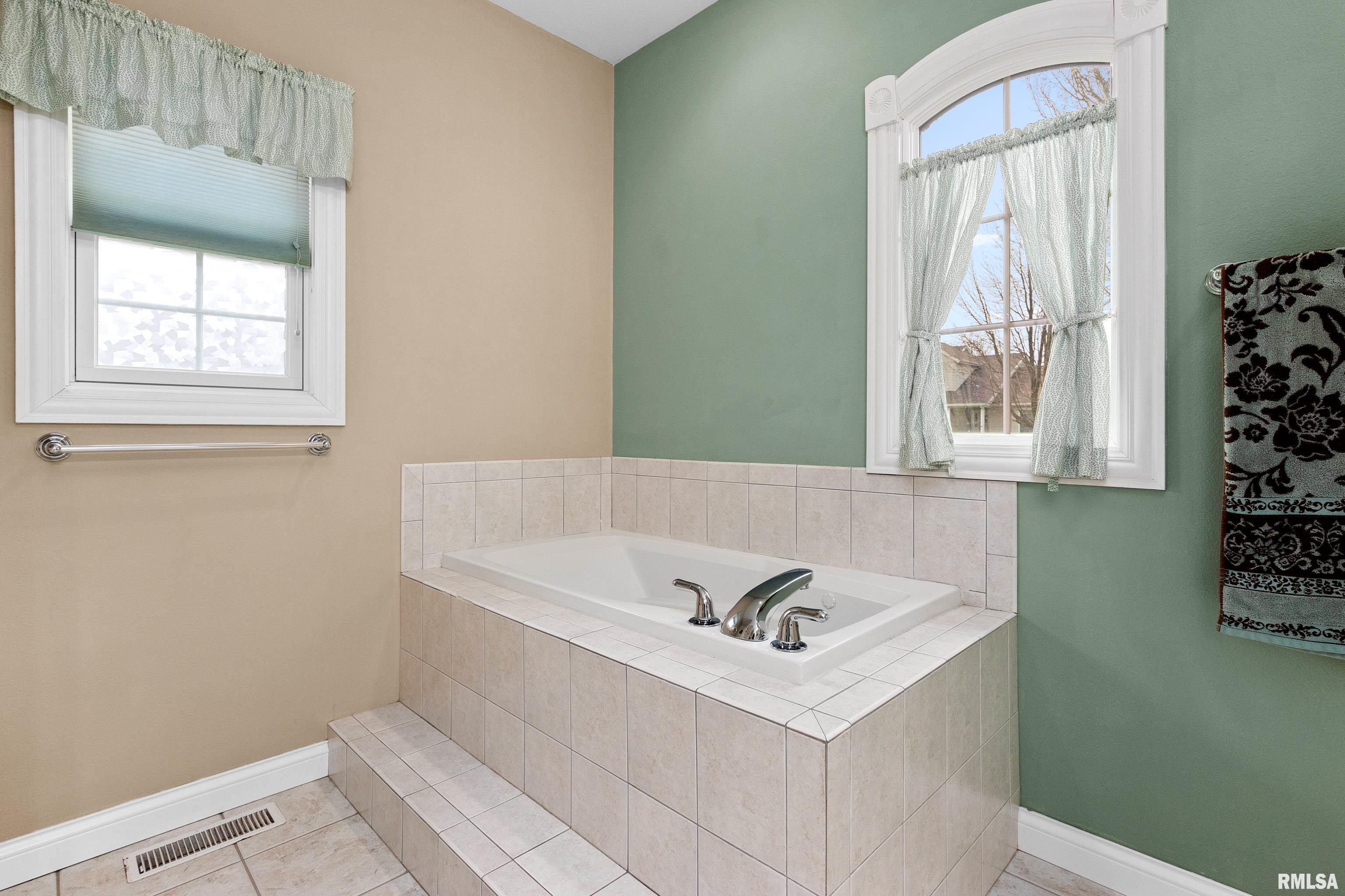 1808 Deerfield Drive, Morton, Illinois image 25
