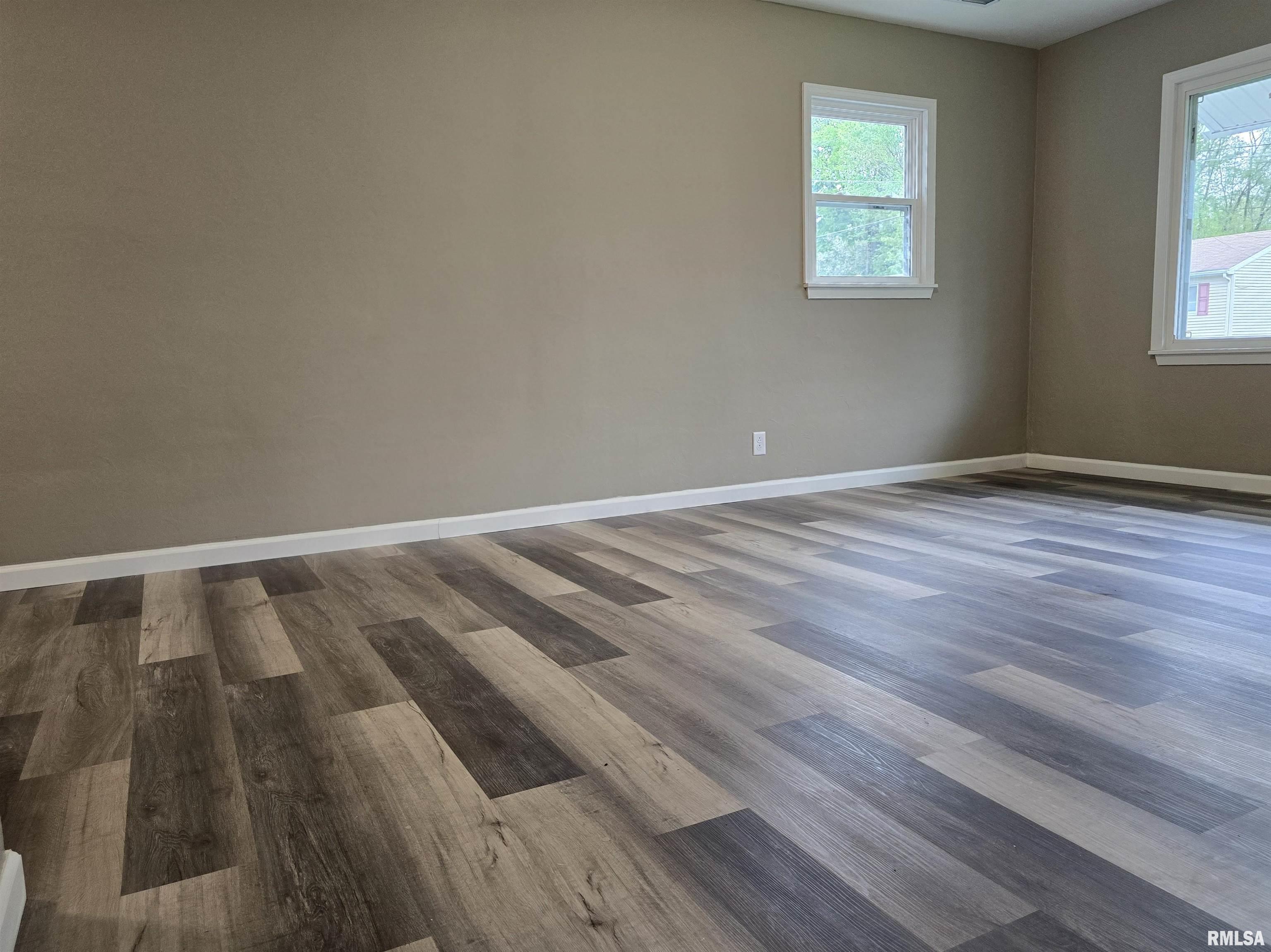1101 N 15th Street, Pekin, Illinois image 3