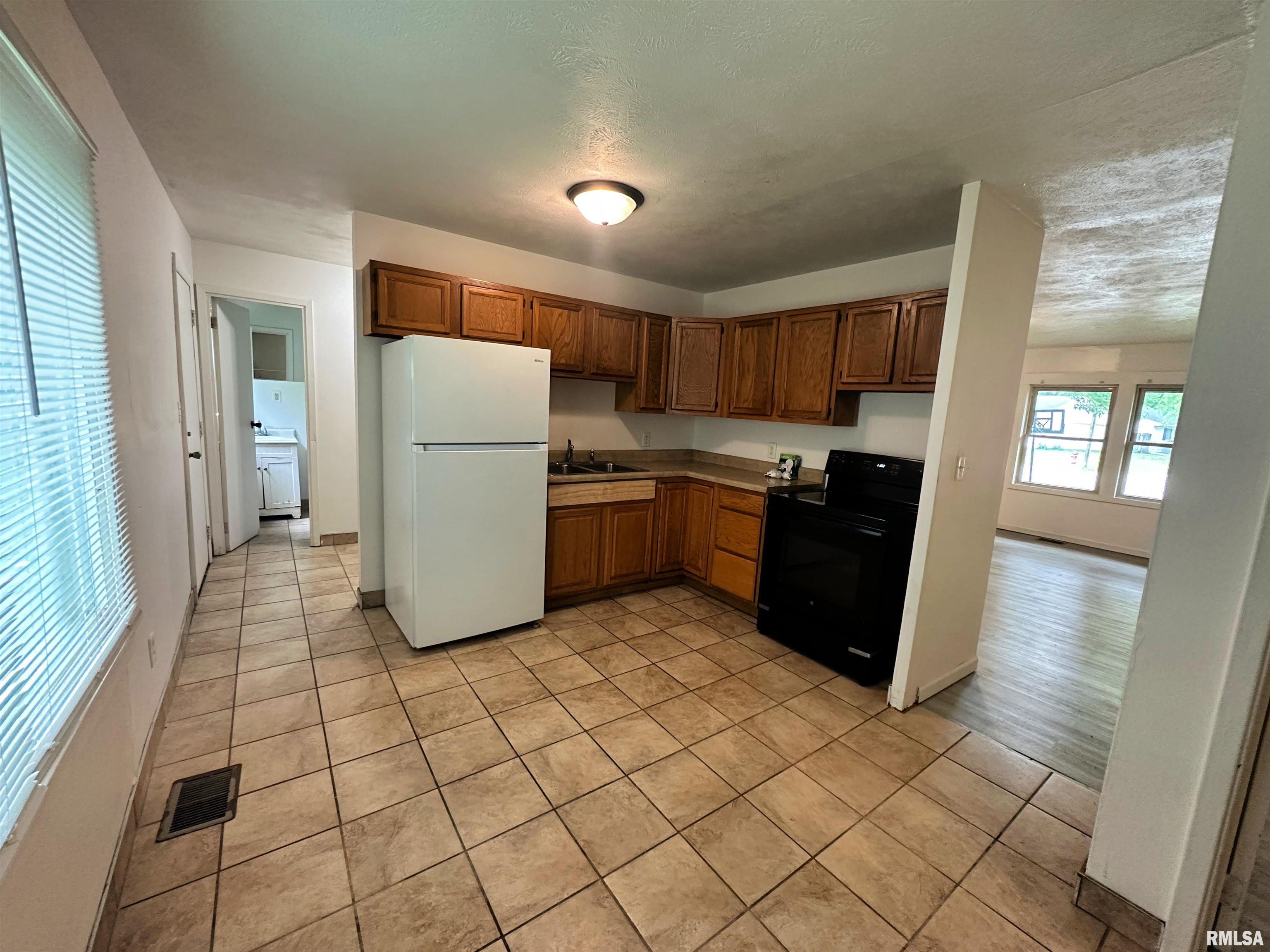 1817 Gregory Court, Springfield, Illinois image 4