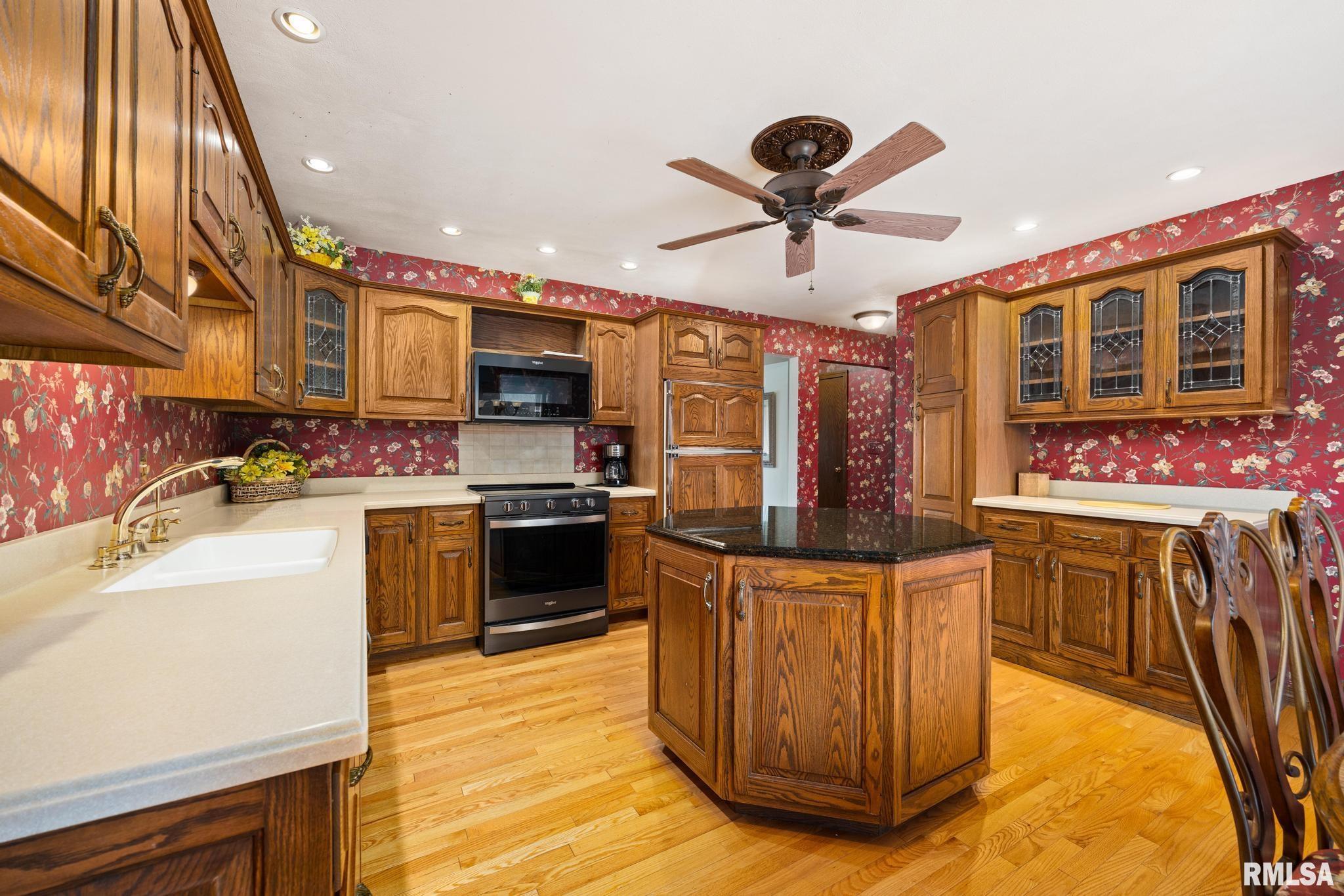 22924 Spring Creek Road, Washington, Illinois image 13
