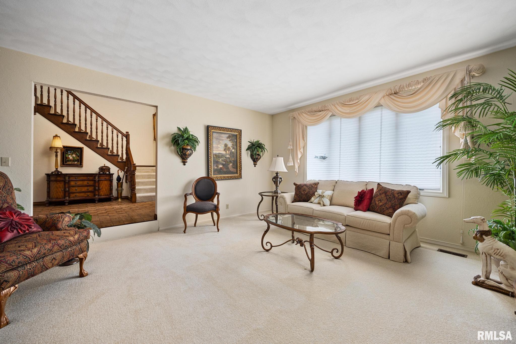 22924 Spring Creek Road, Washington, Illinois image 4