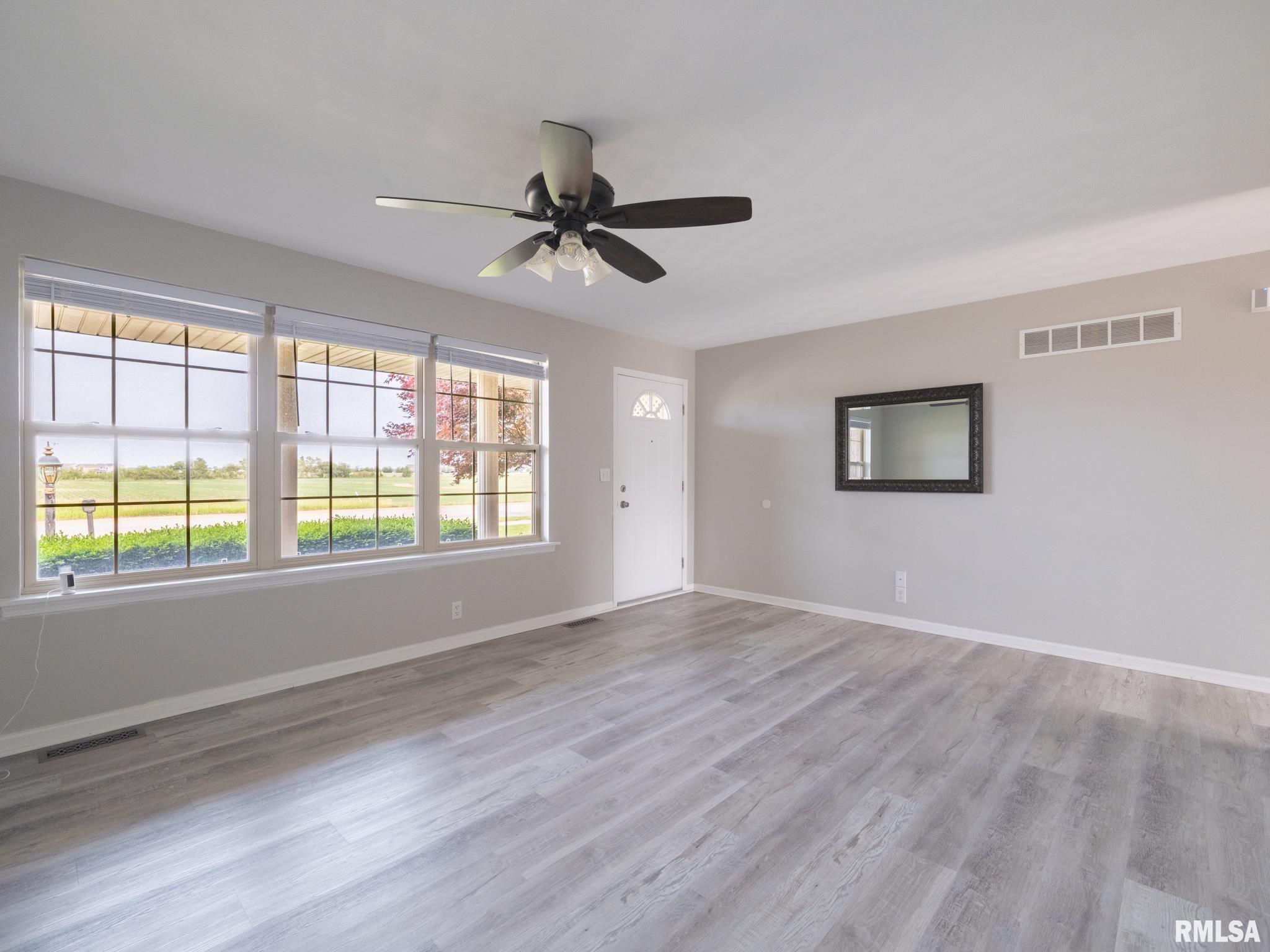 1312 N Cummings Lane, Washington, Illinois image 8