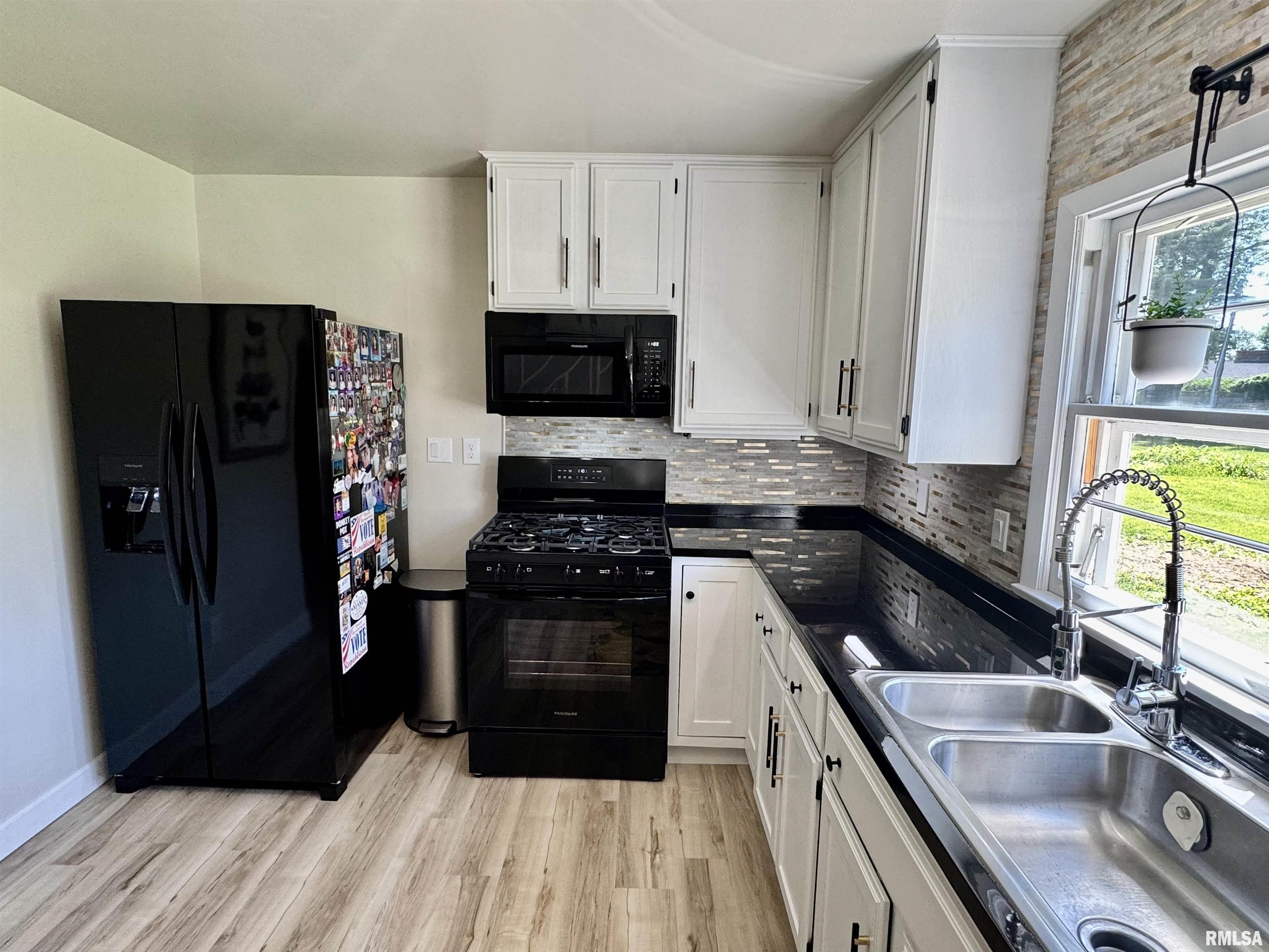 715 Lawndale Drive, Macomb, Illinois image 12