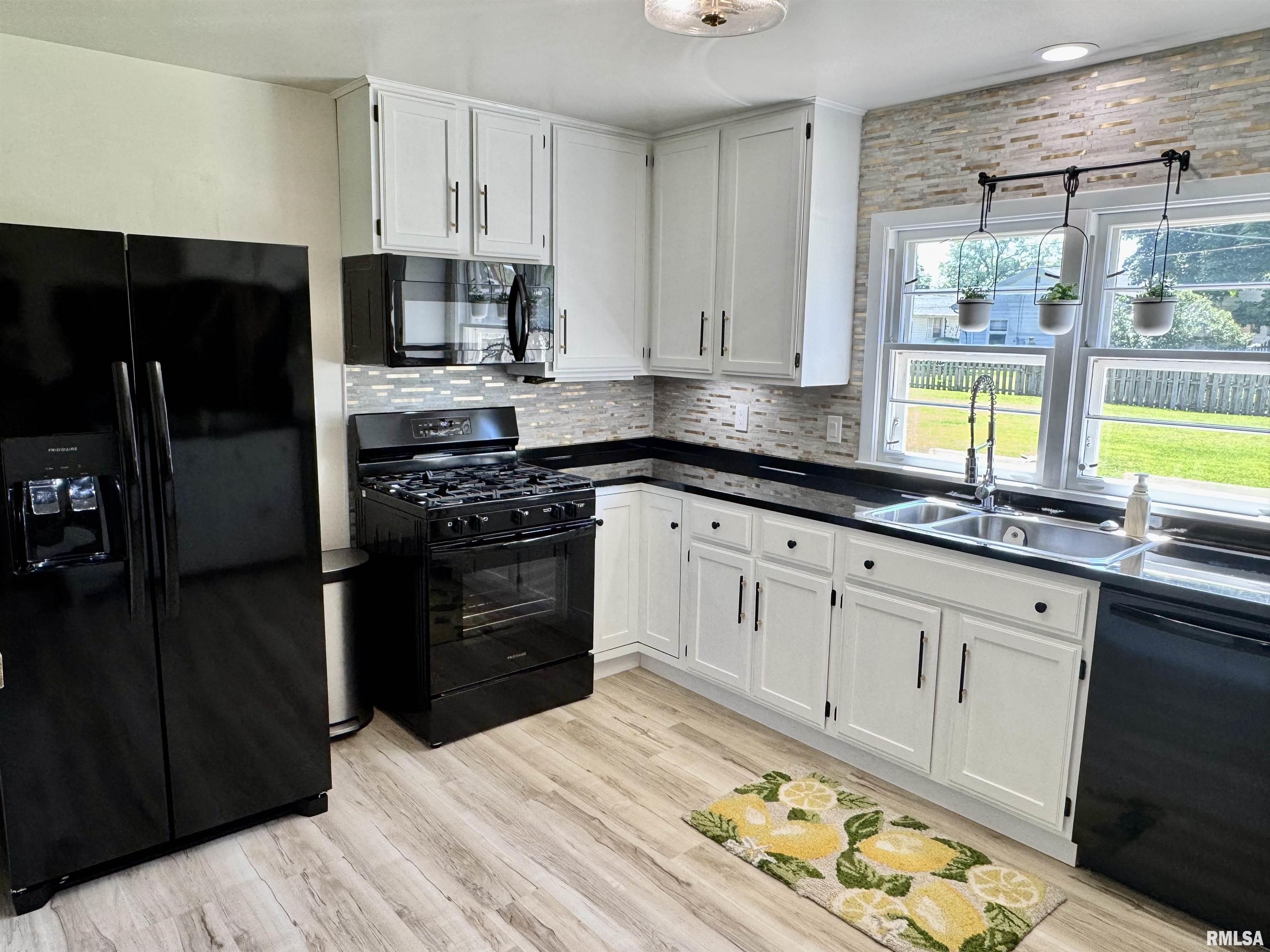 715 Lawndale Drive, Macomb, Illinois image 11