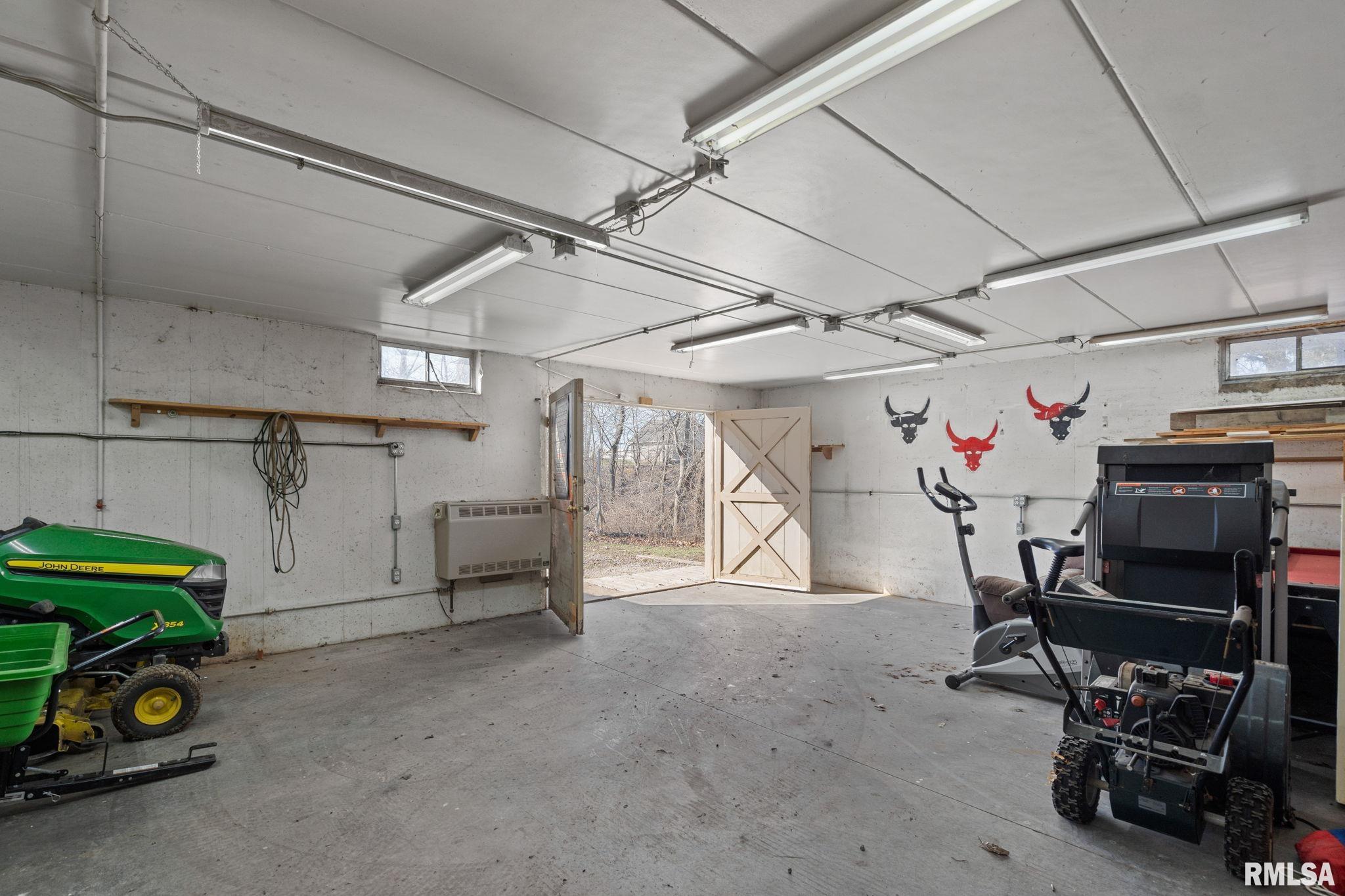 18201 50th Court North, East Moline, Illinois image 27