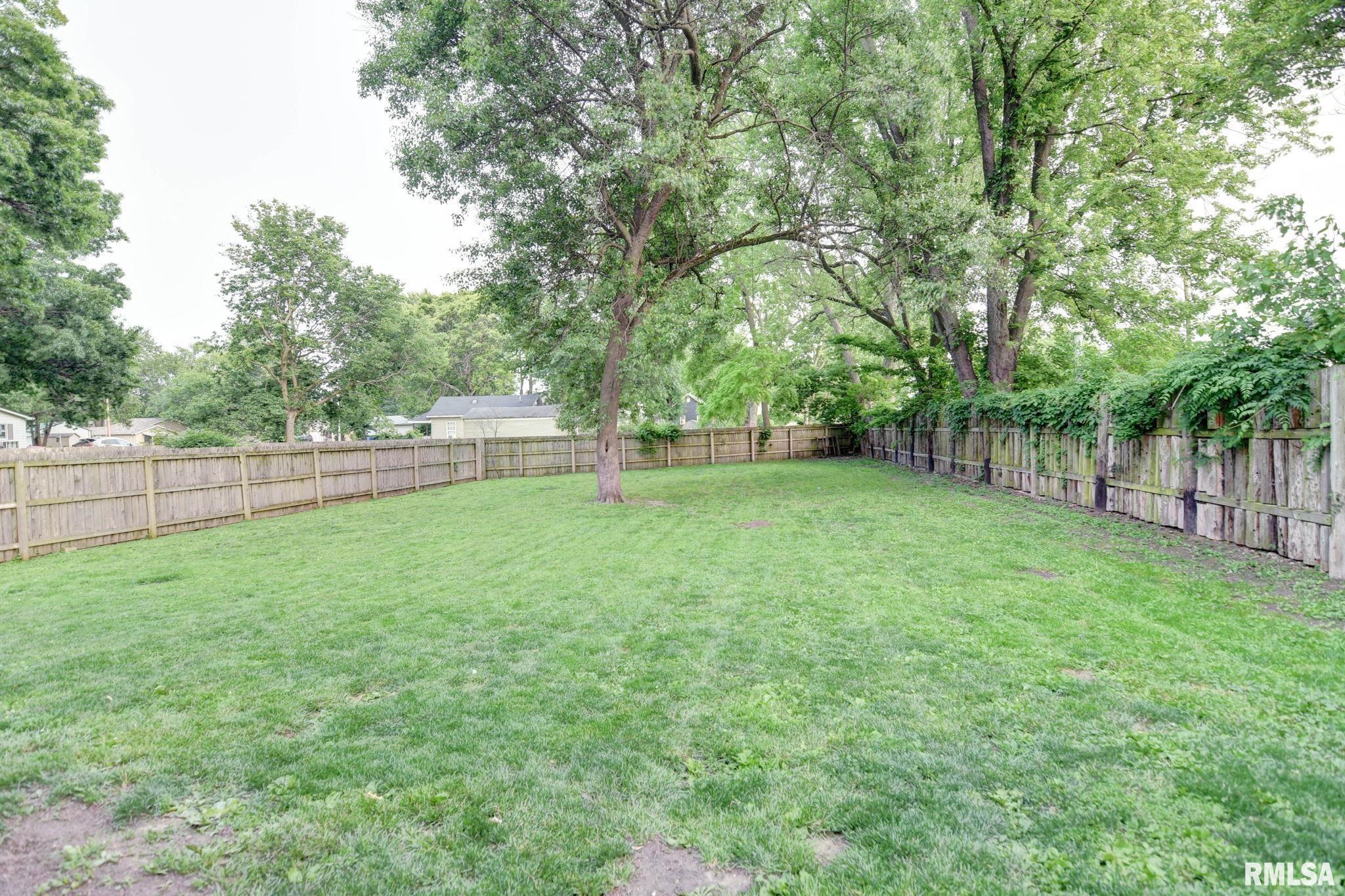130 E Powell Street, Taylorville, Illinois image 31