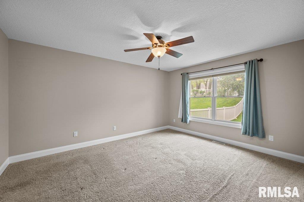 3564 Black Lion Circle, Bettendorf, Iowa image 15