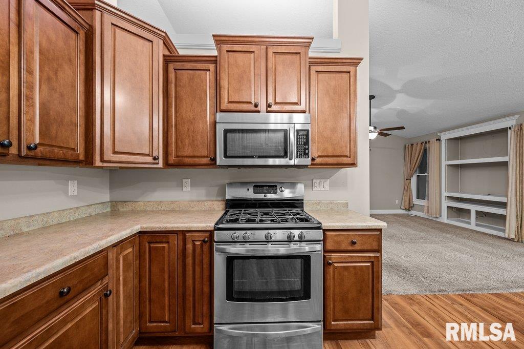 3564 Black Lion Circle, Bettendorf, Iowa image 6