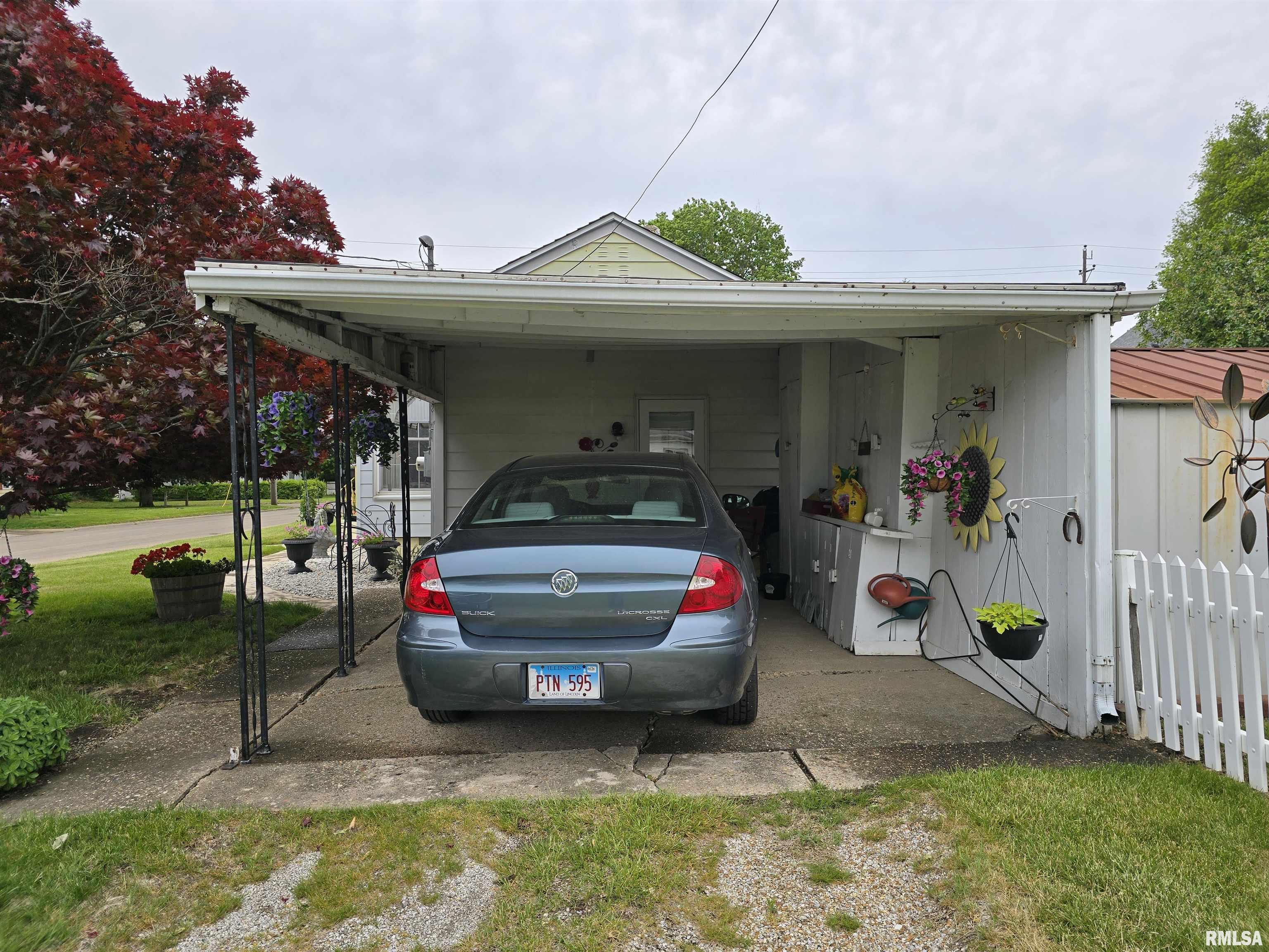 225 E Hickory Street, Canton, Illinois image 39
