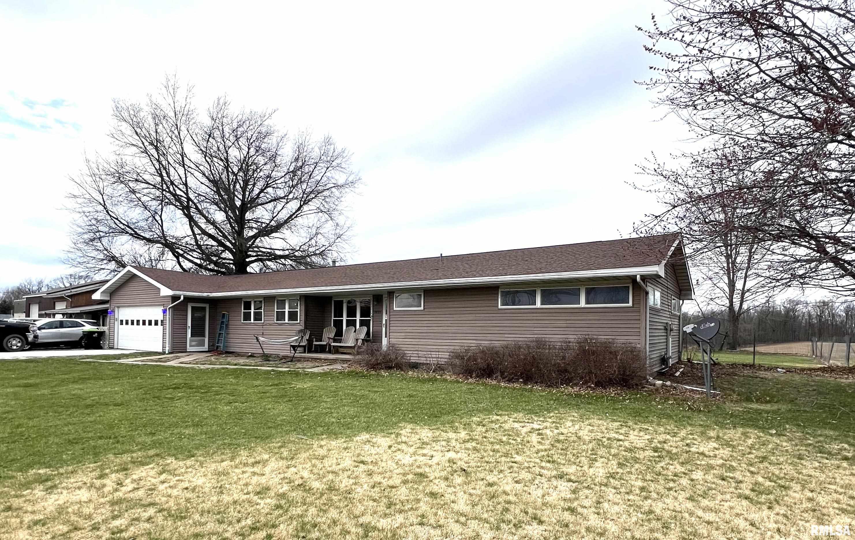 1021 E Broadway Street, Astoria, Illinois image 1