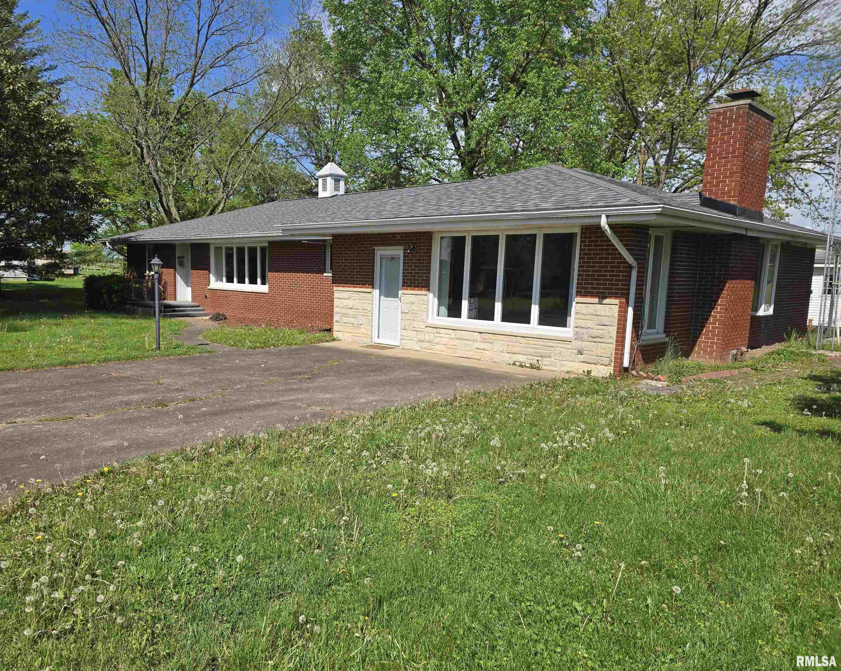 300 N 8th Street, Elkville, Illinois image 1