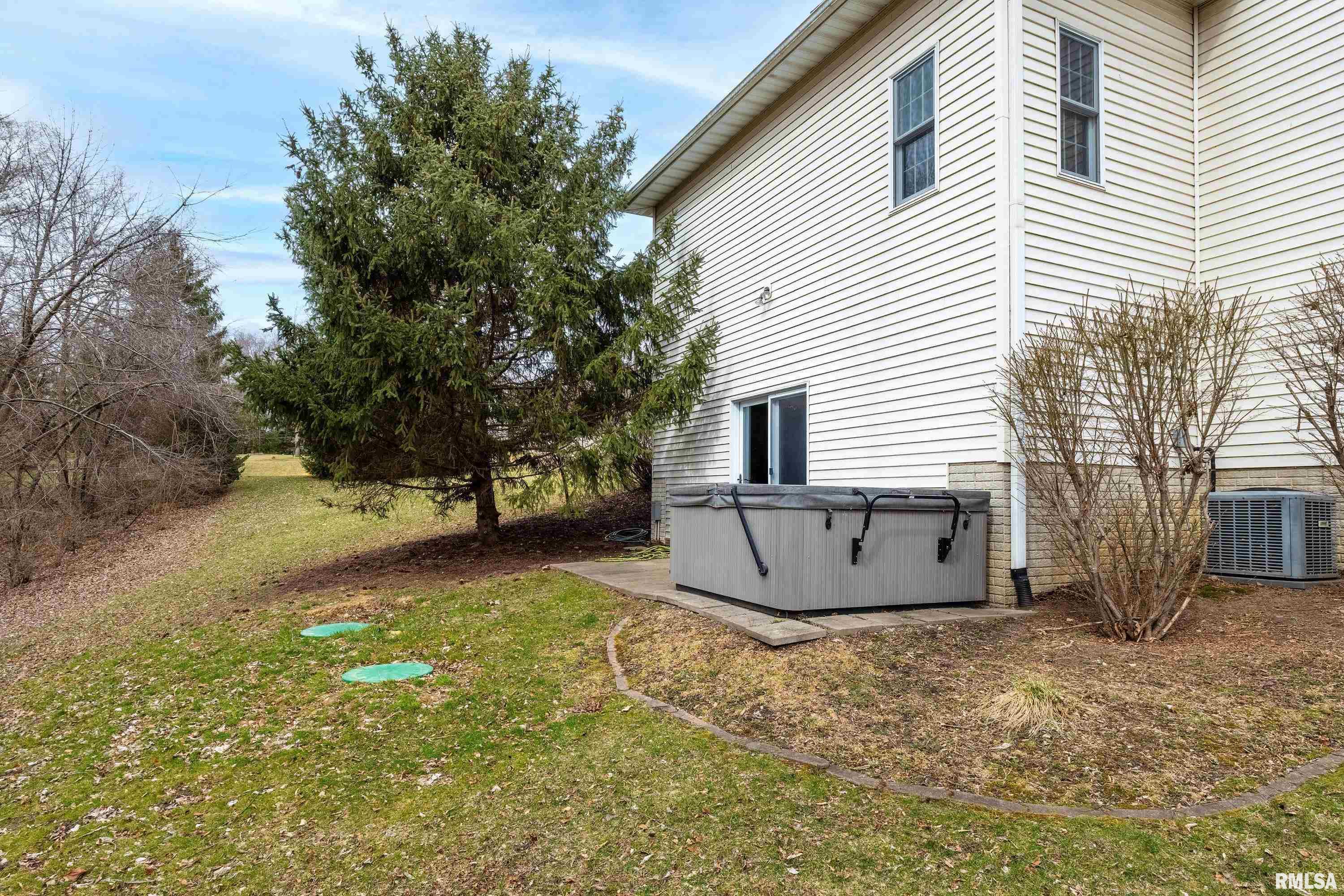 2497 Forest Reed Place, Le Claire, Iowa image 46