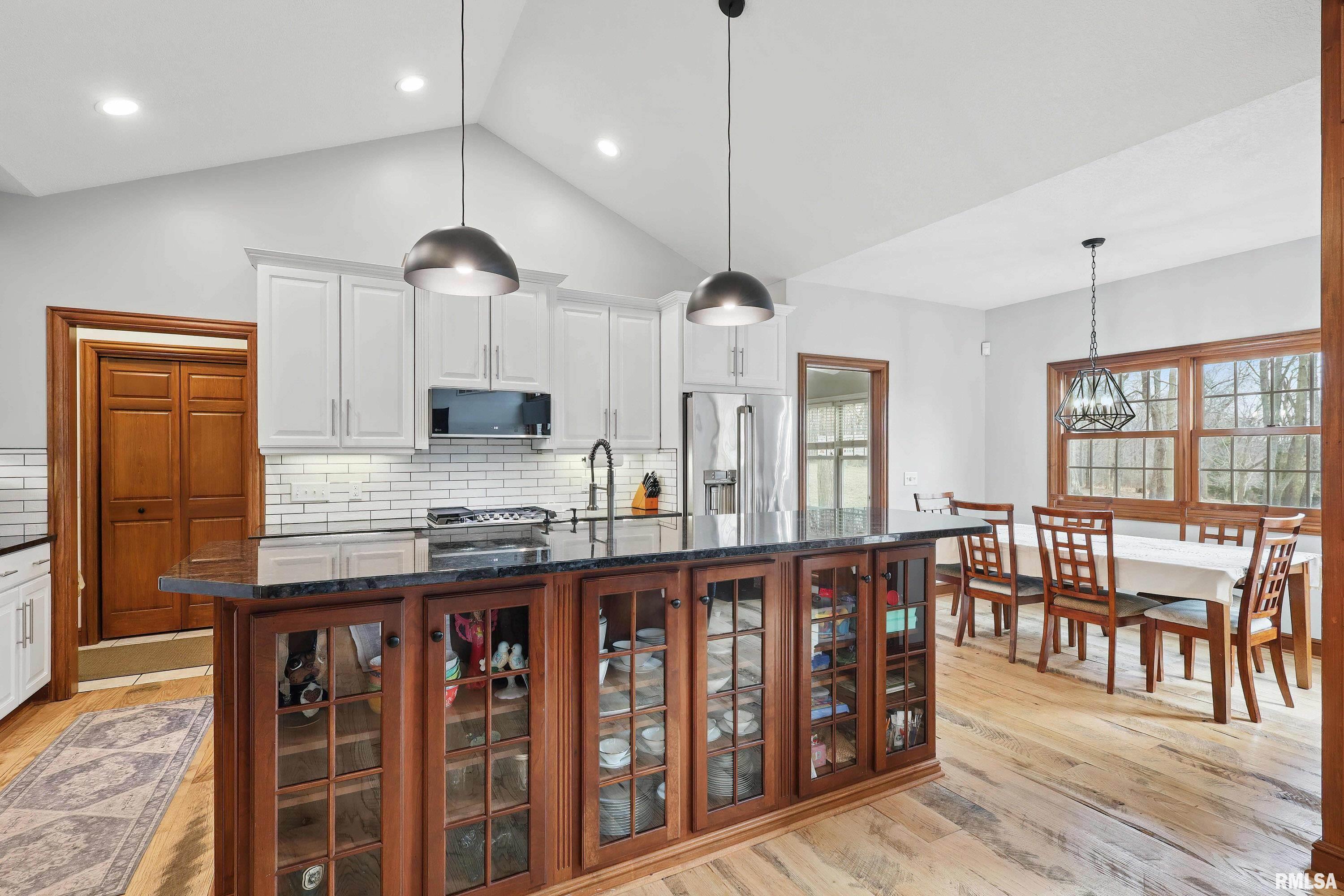 2497 Forest Reed Place, Le Claire, Iowa image 13